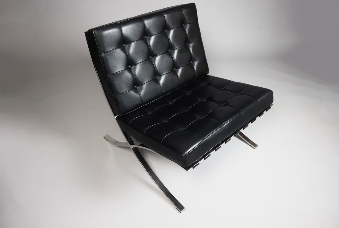 Barcelona Chair by Ludwig Mies van der Rohe & Lilly Reich for Knoll, 1929s