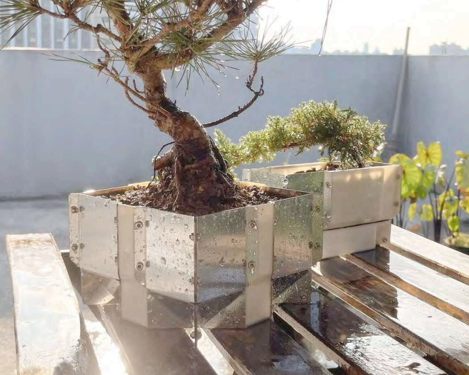 Bolted-joint Planter Type B by Mo_&_A