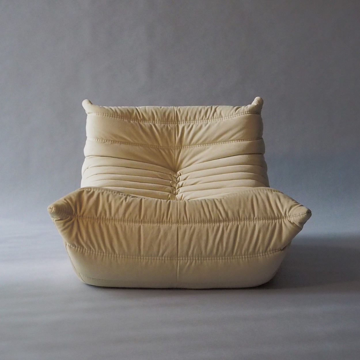 12月到貨 LIGNE ROSET JP TOGO, HP 3281 Camel, 單人沙發