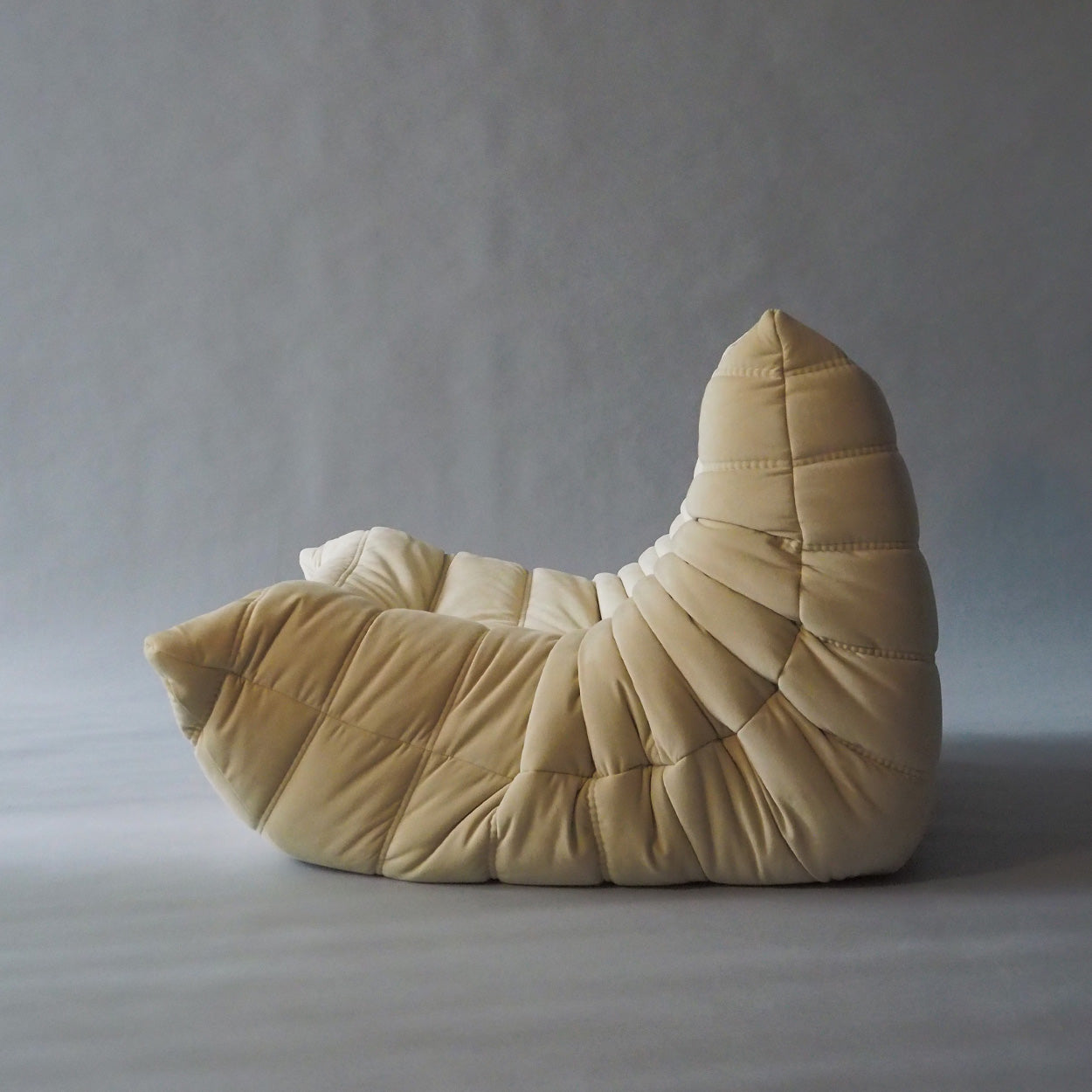 12月到貨 LIGNE ROSET JP TOGO, HP 3281 Camel, 單人沙發