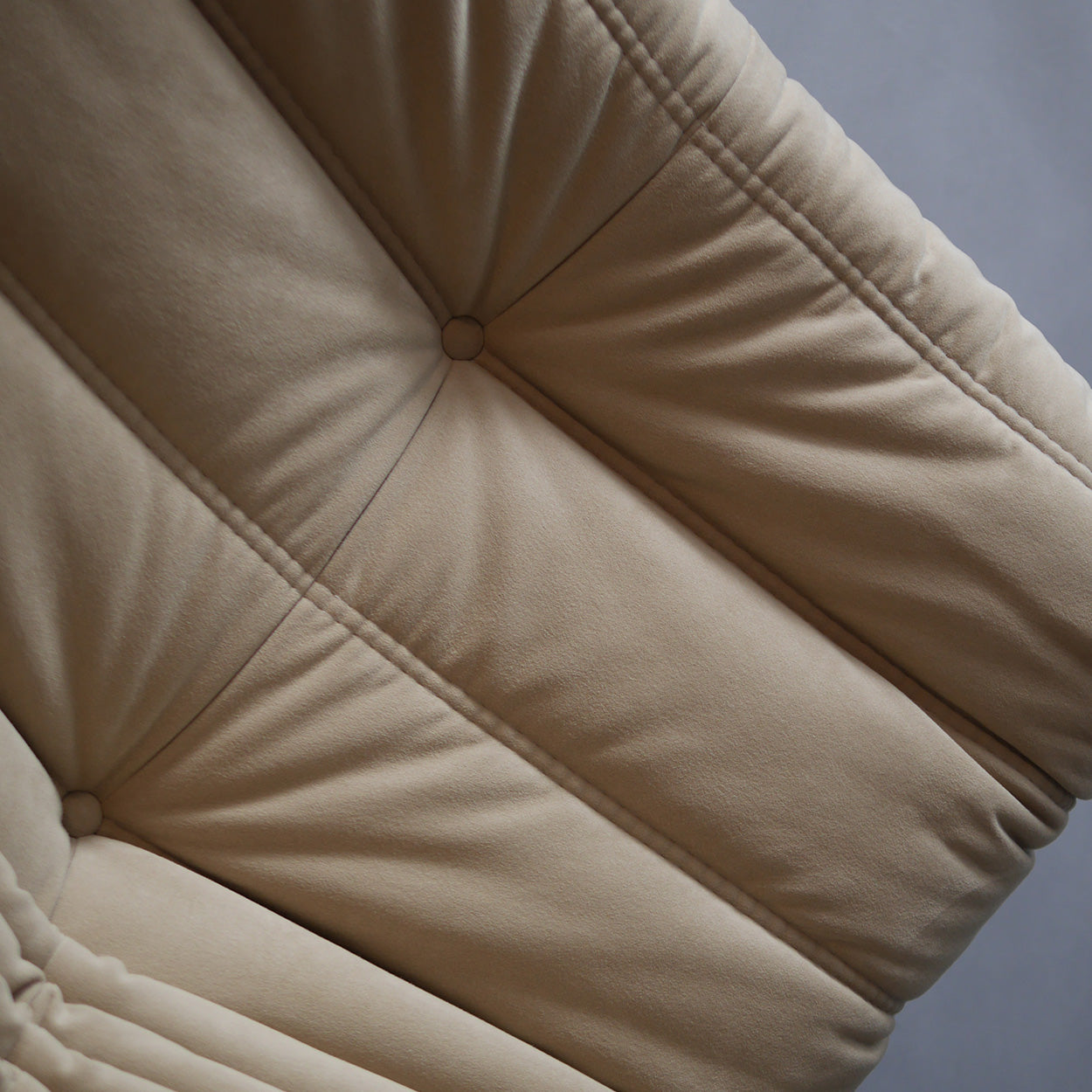 12月到貨 LIGNE ROSET JP TOGO, HP 3281 Camel, 單人沙發