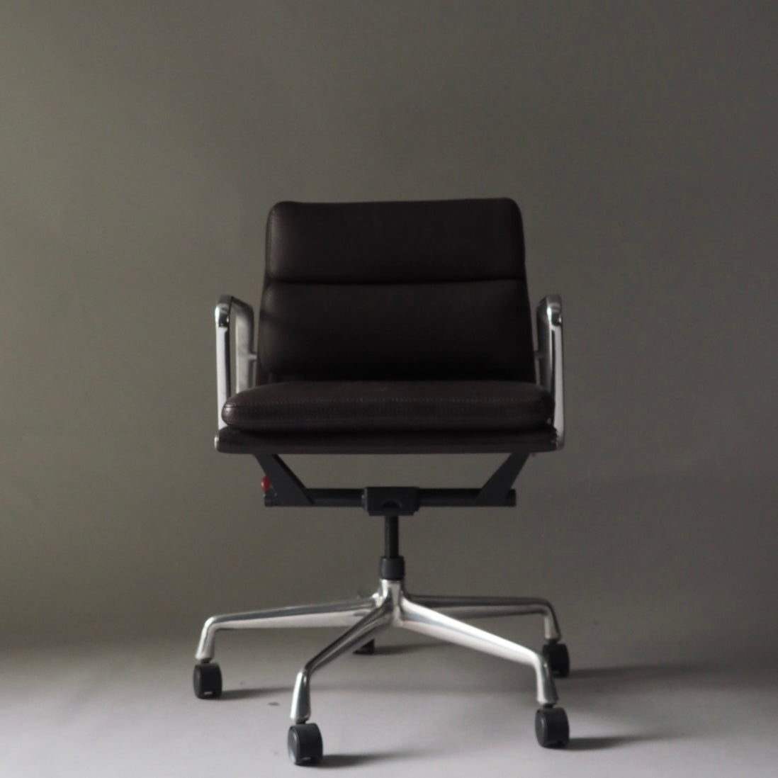 Soft Pad Office Chair by Charles and Ray Eames for Herman Miller, 1990s #27
