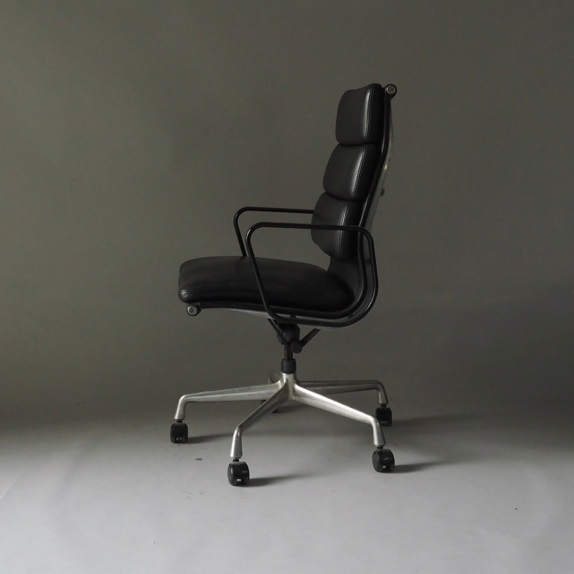 Soft Pad Office Chair by Charles and Ray Eames for Herman Miller, 1990s #16