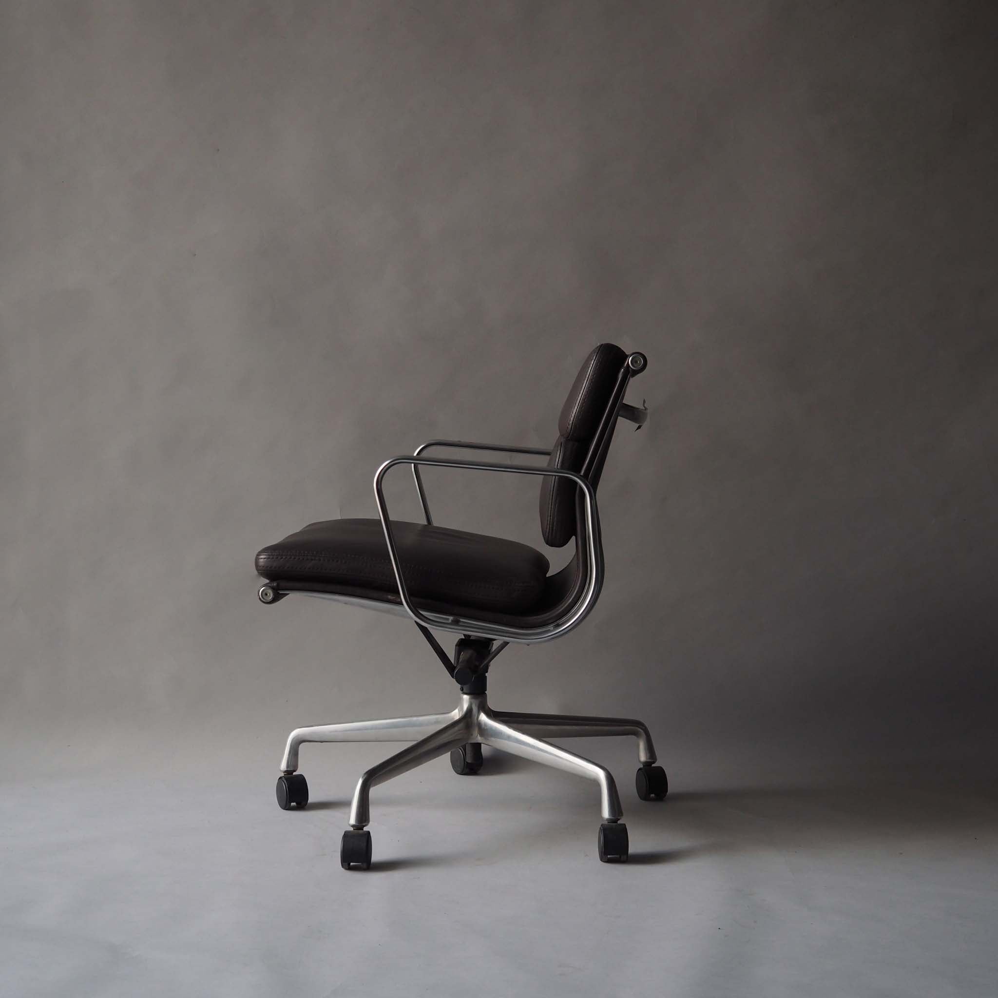 Soft Pad Office Chair by Charles and Ray Eames for Herman Miller, 1990s #40