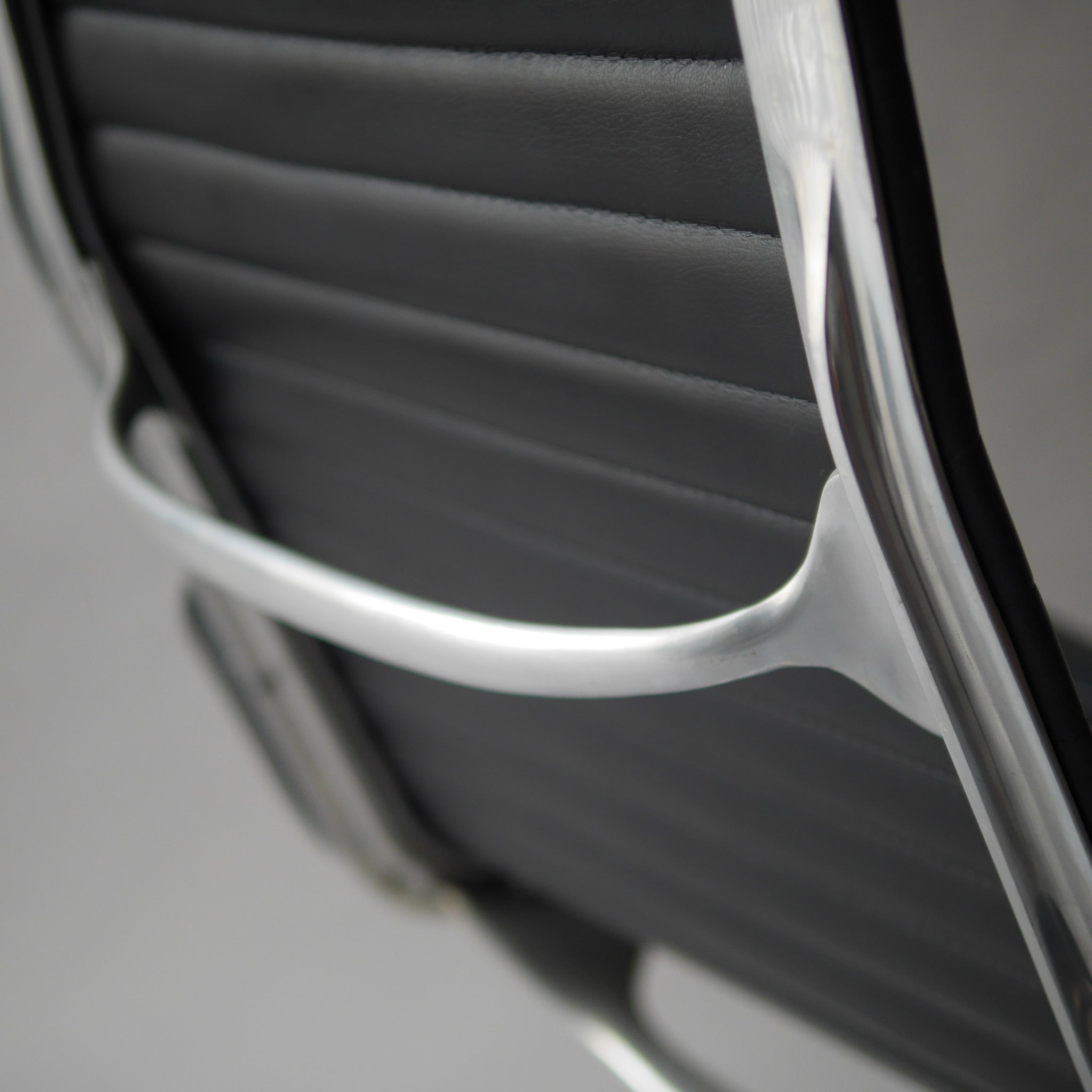 Eames AG Lounge Chair by Charles and Ray Eames for Herman Miller, 1990s #A4