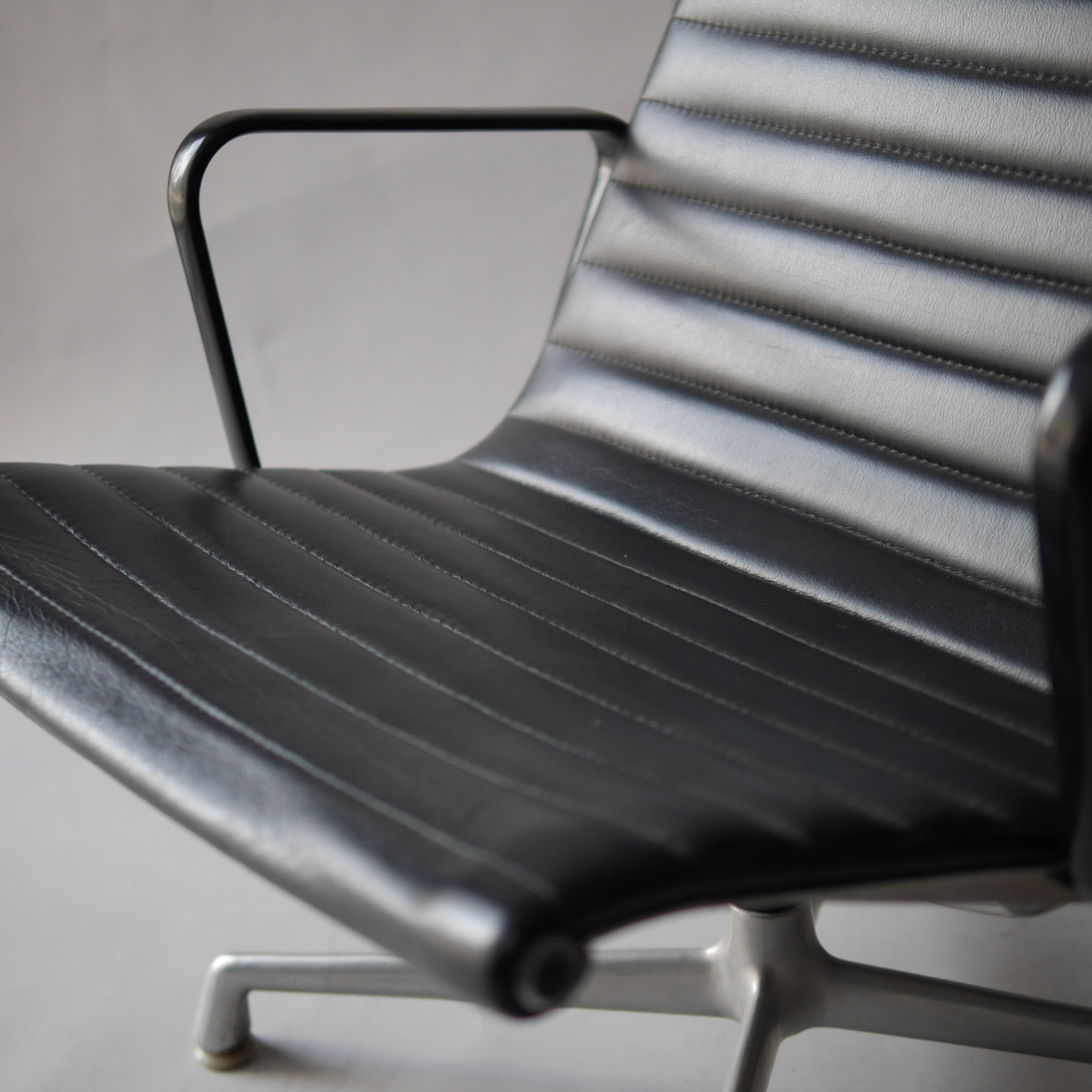 Eames AG Lounge Chair by Charles and Ray Eames for Herman Miller, 1990s #A4