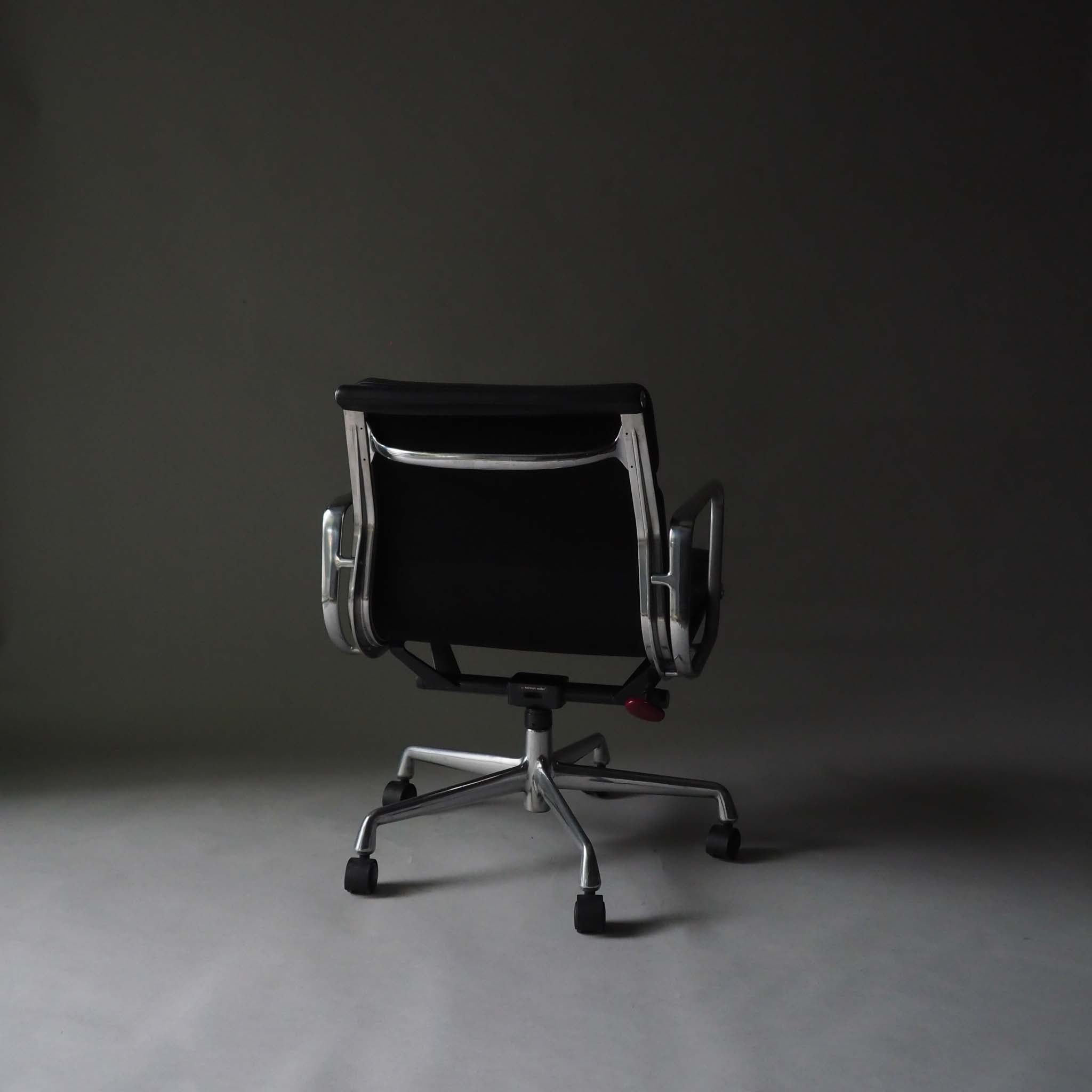 Soft Pad Office Chair by Charles and Ray Eames for Herman Miller, 1990s #41