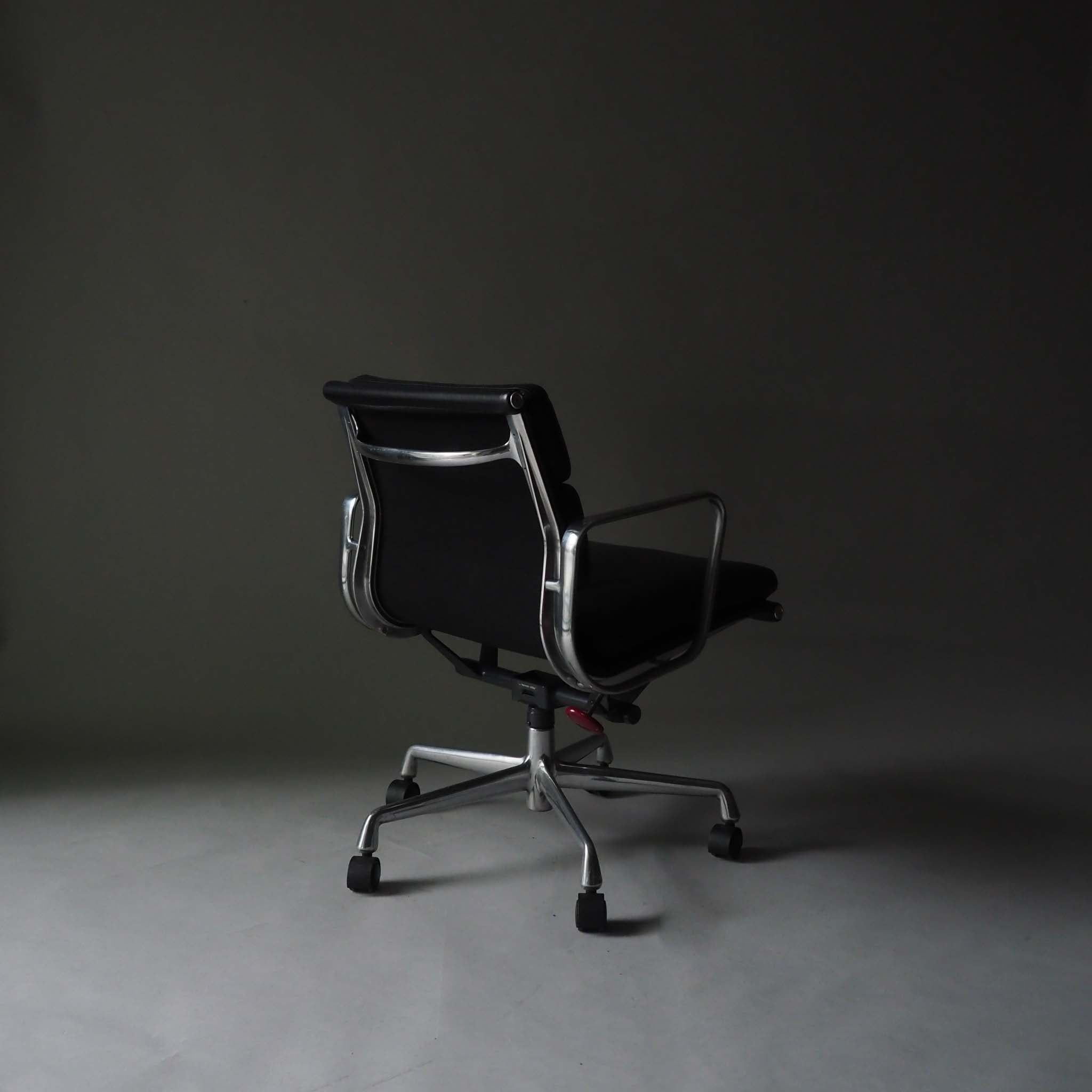 Soft Pad Office Chair by Charles and Ray Eames for Herman Miller, 1990s #41