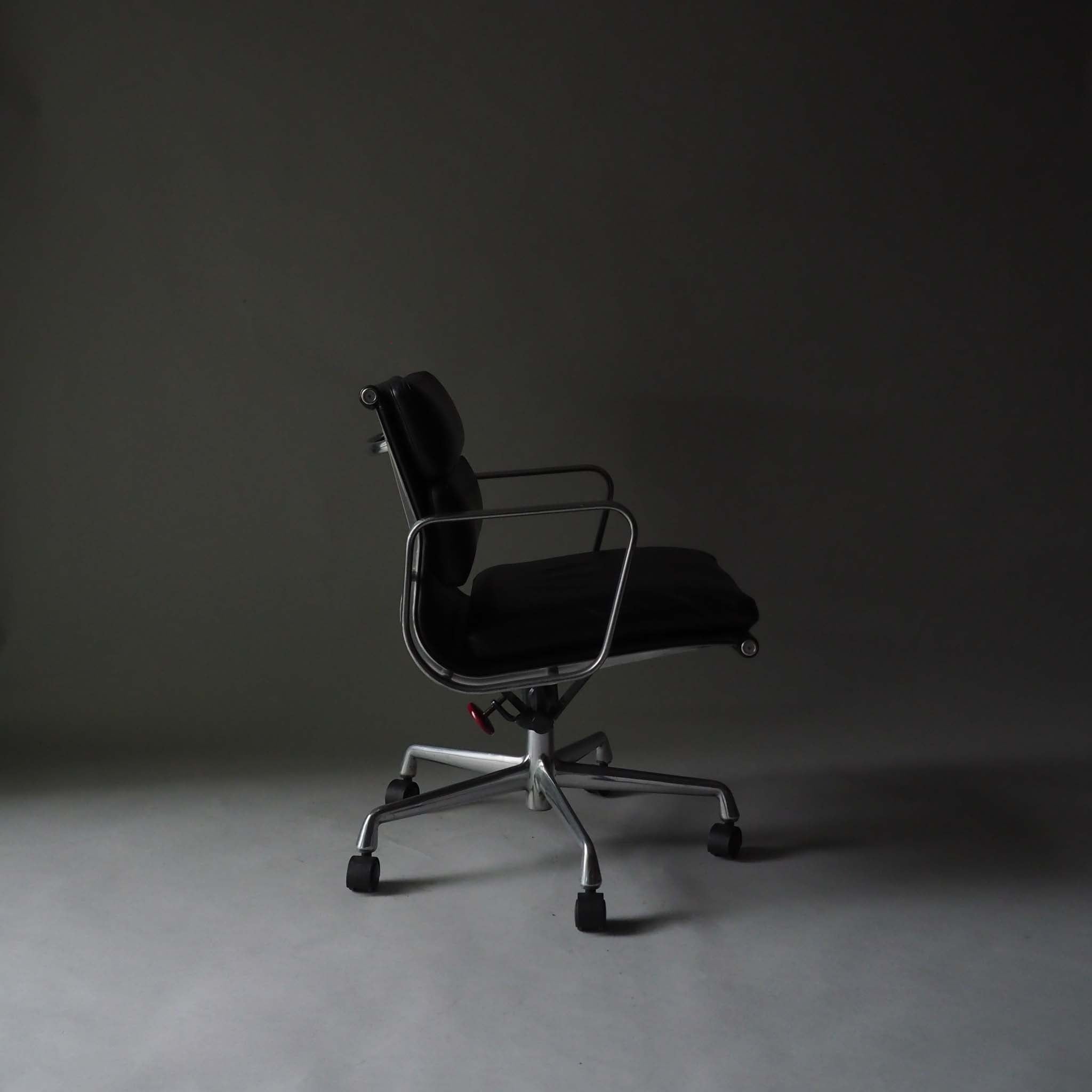 Soft Pad Office Chair by Charles and Ray Eames for Herman Miller, 1990s #41
