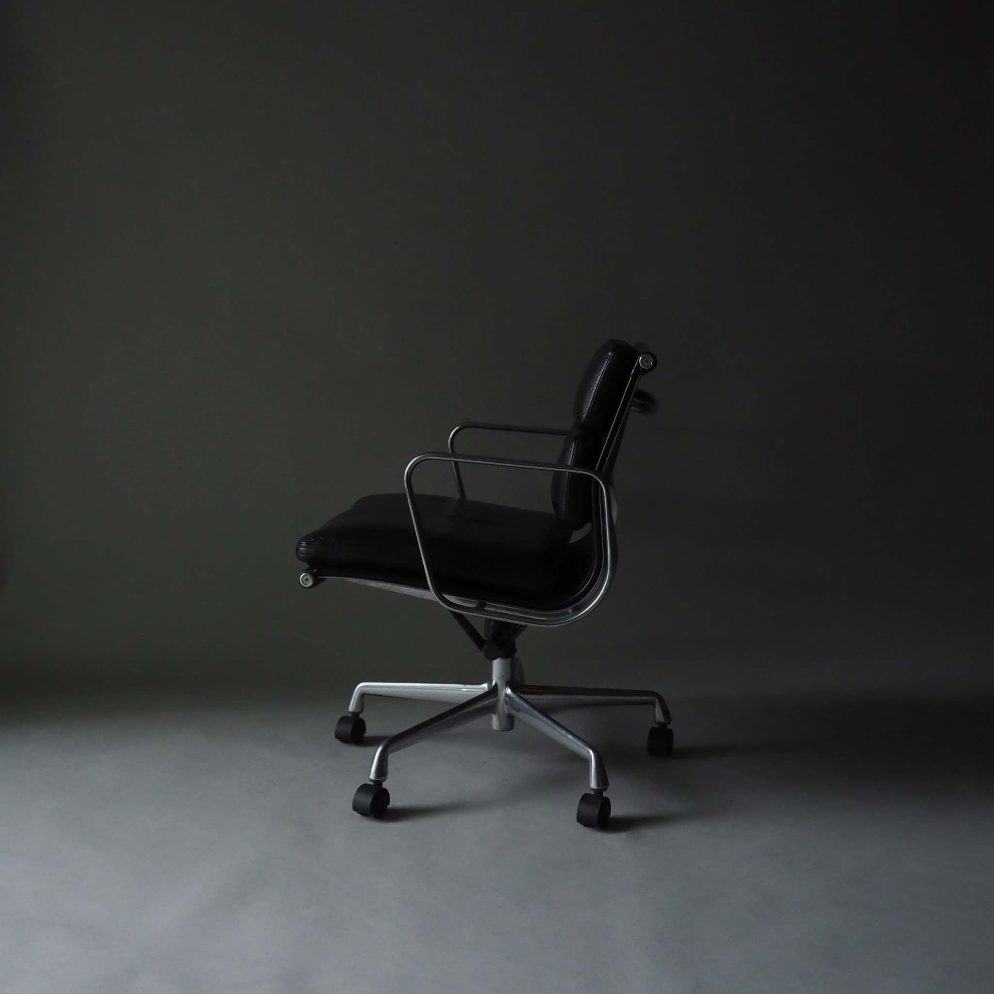 Soft Pad Office Chair by Charles and Ray Eames for Herman Miller, 1990s #42