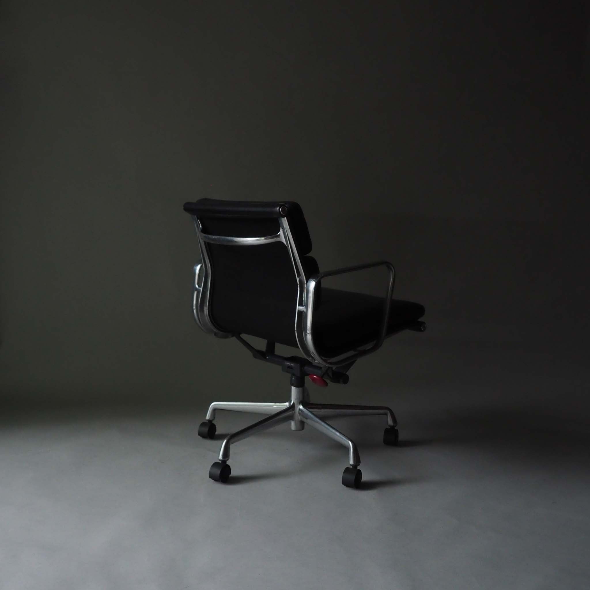 Soft Pad Office Chair by Charles and Ray Eames for Herman Miller, 1990s #42