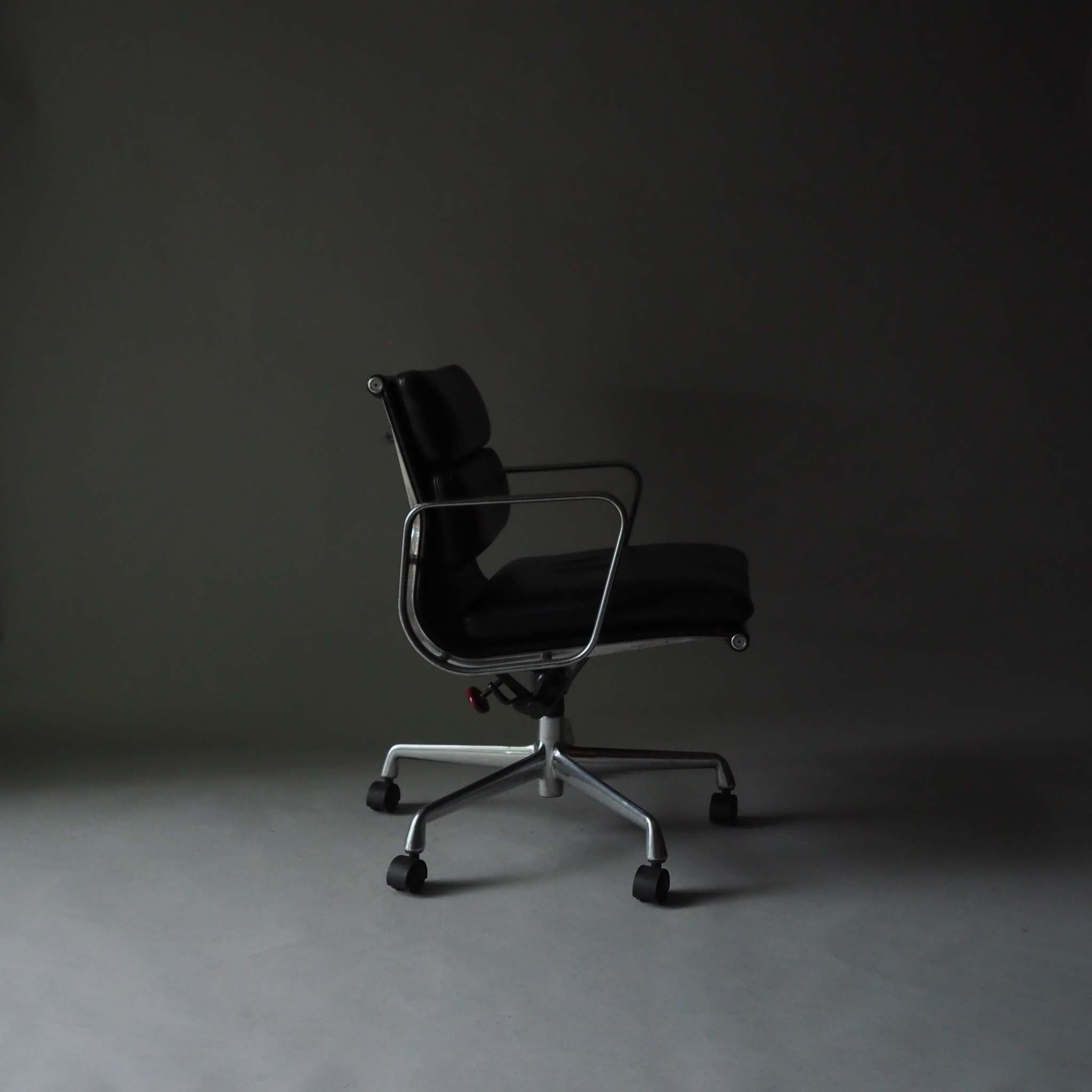 Soft Pad Office Chair by Charles and Ray Eames for Herman Miller, 1990s #42