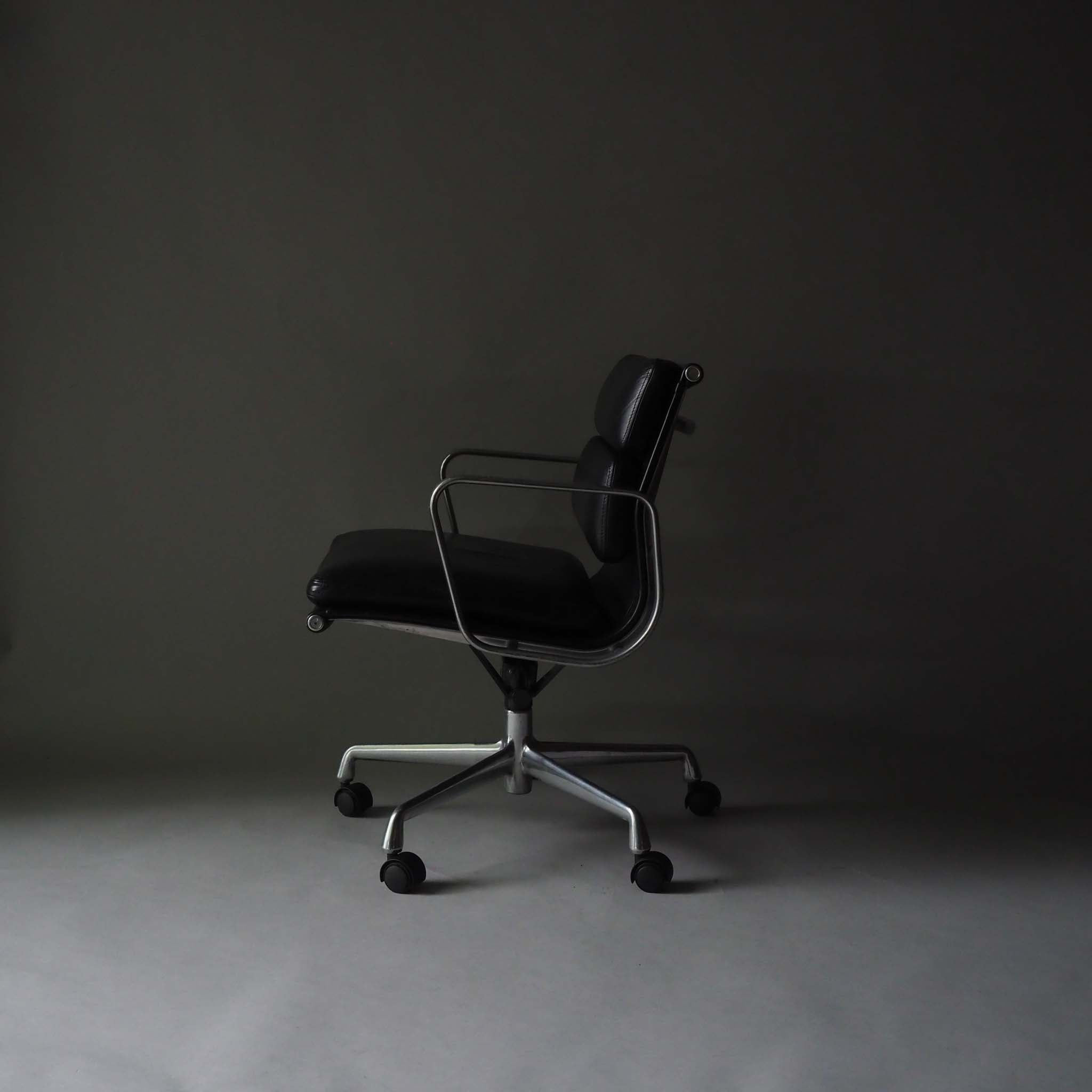 Soft Pad Office Chair by Charles and Ray Eames for Herman Miller, 1990s #44
