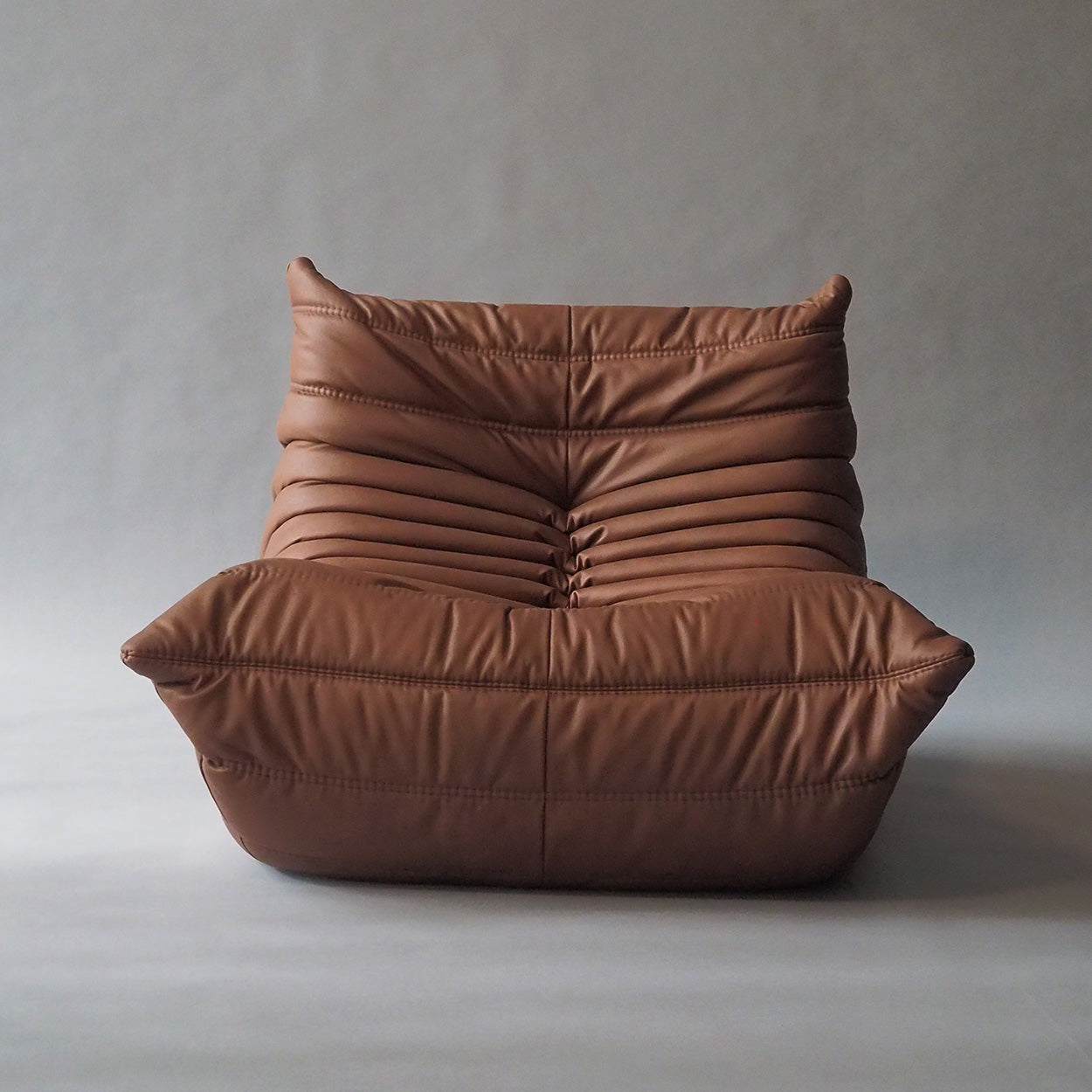 現貨 LIGNE ROSET JP TOGO, NU 3539 Brownstone, 1P 單人沙發