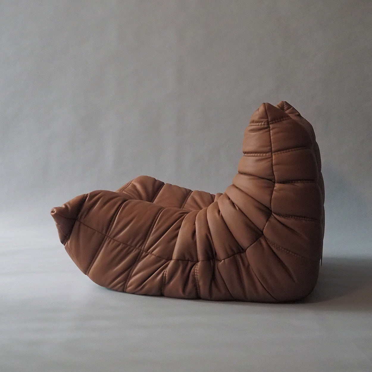 現貨 LIGNE ROSET JP TOGO, NU 3539 Brownstone, 1P 單人沙發