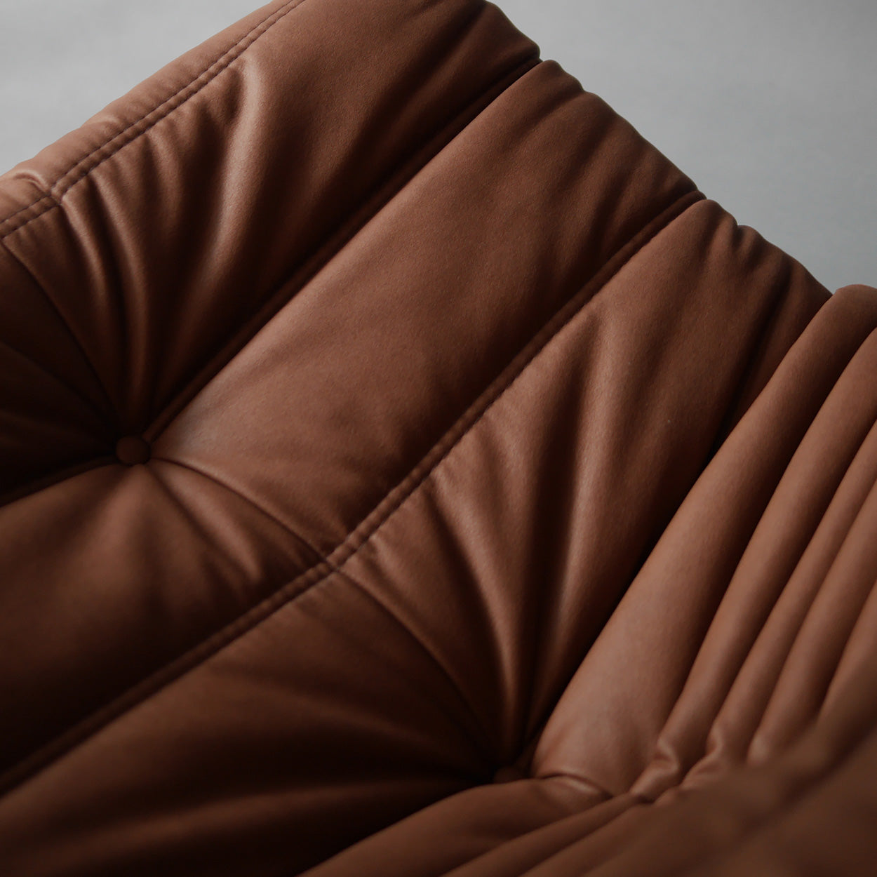 現貨 LIGNE ROSET JP TOGO, NU 3539 Brownstone, 1P 單人沙發