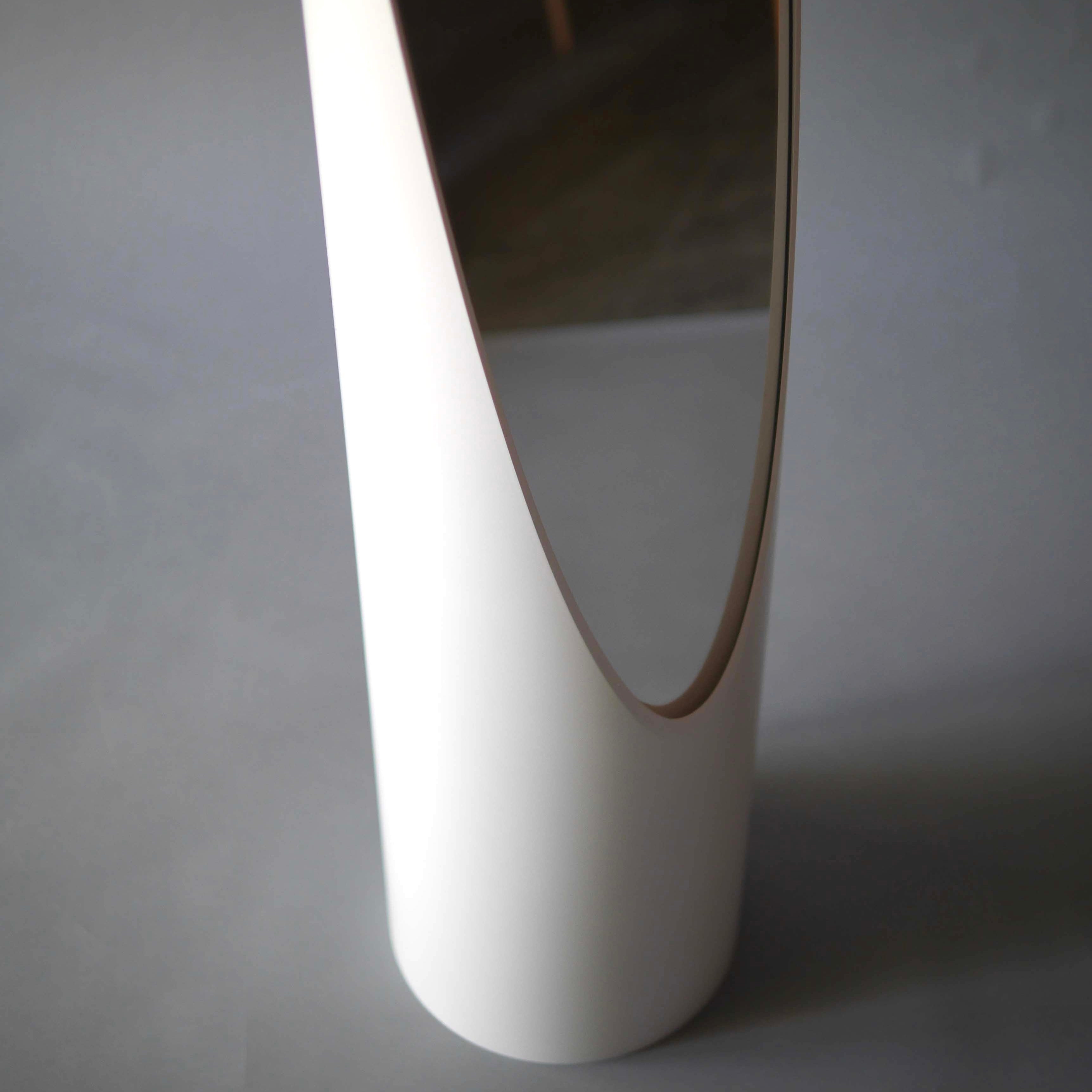 預購收受中 UNGHIA MIRROR 唇膏鏡 - Pure White 白色