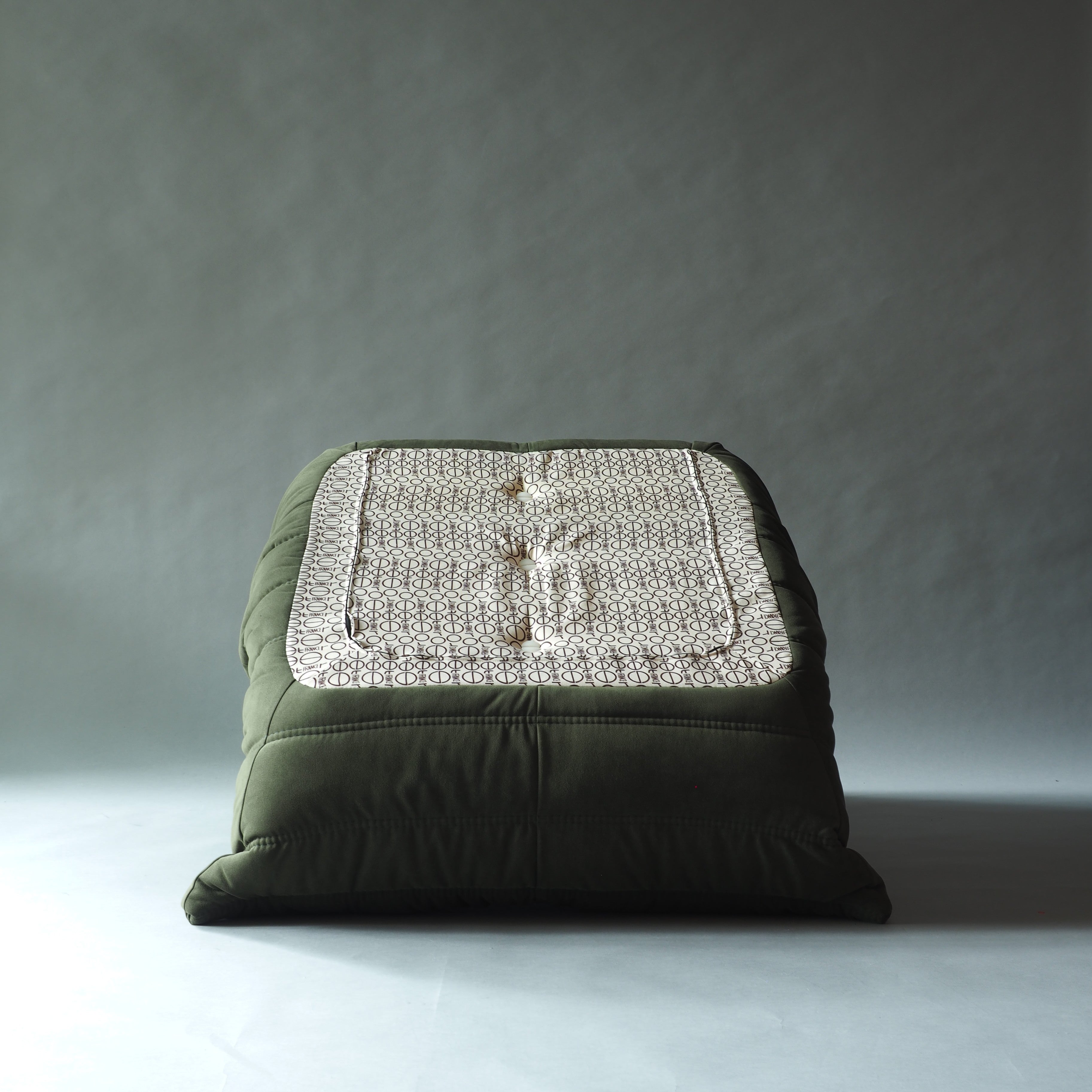 現貨 LIGNE ROSET JP TOGO, HP 4M48 Black Olive, 1P 單人沙發