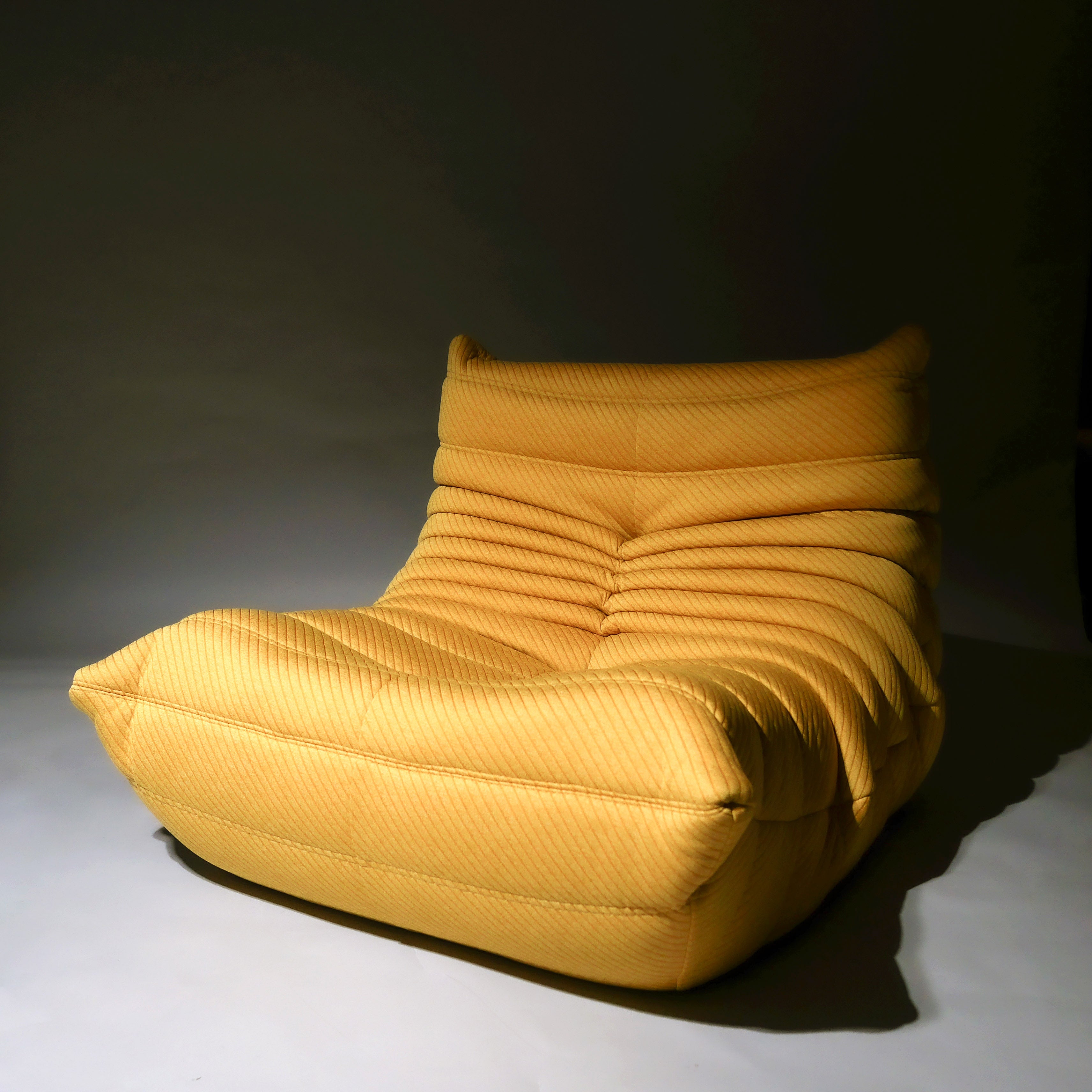 LIGNE ROSET JP TOGO, Rank H_斜紋