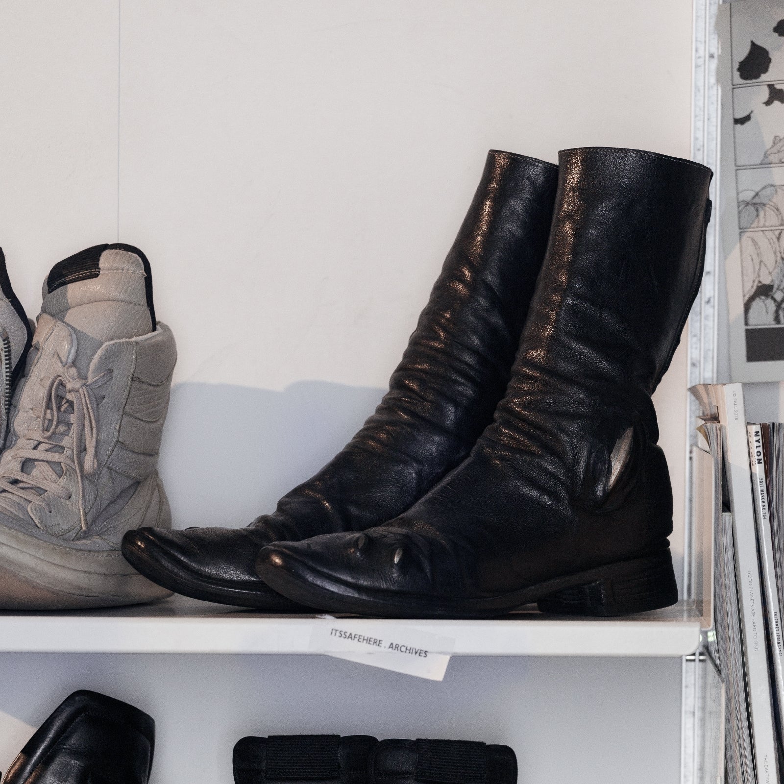 CAROL CHRISTIAN POELL Titanium Prosthetic Tornado Boots  SZ: 8