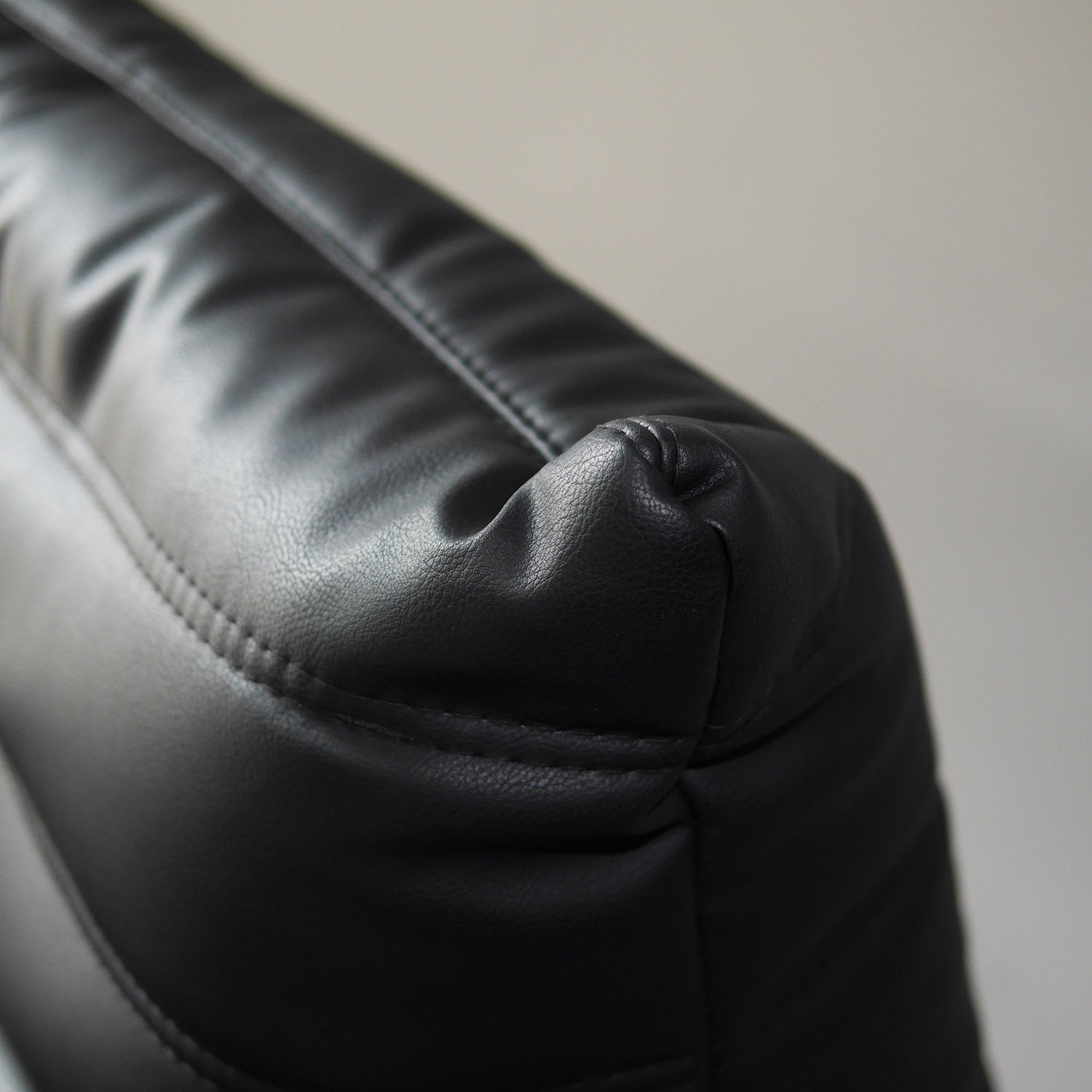 LIGNE ROSET JP TOGO, 科技皮革