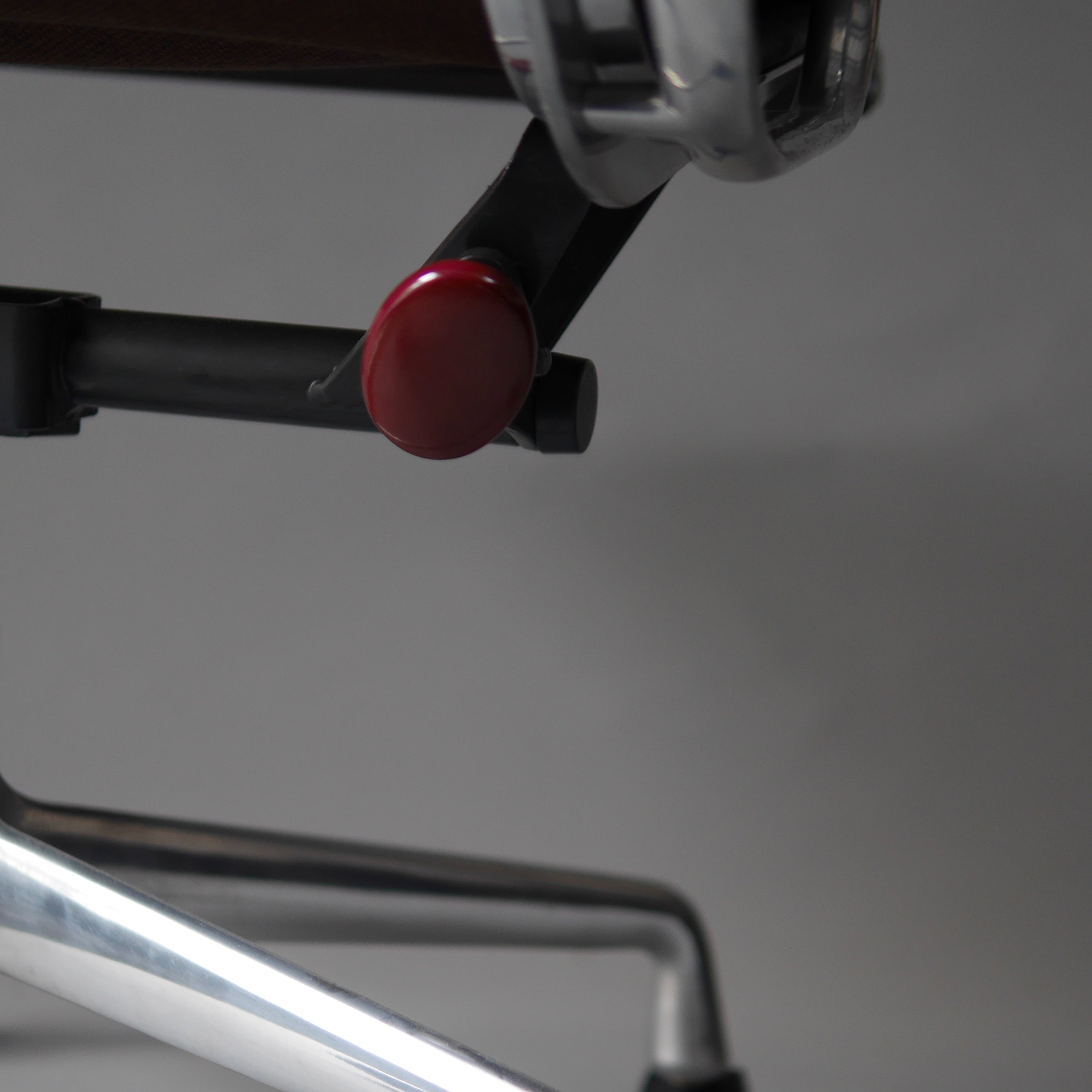 Soft Pad Office Chair by Charles and Ray Eames for Herman Miller, 1990s #6