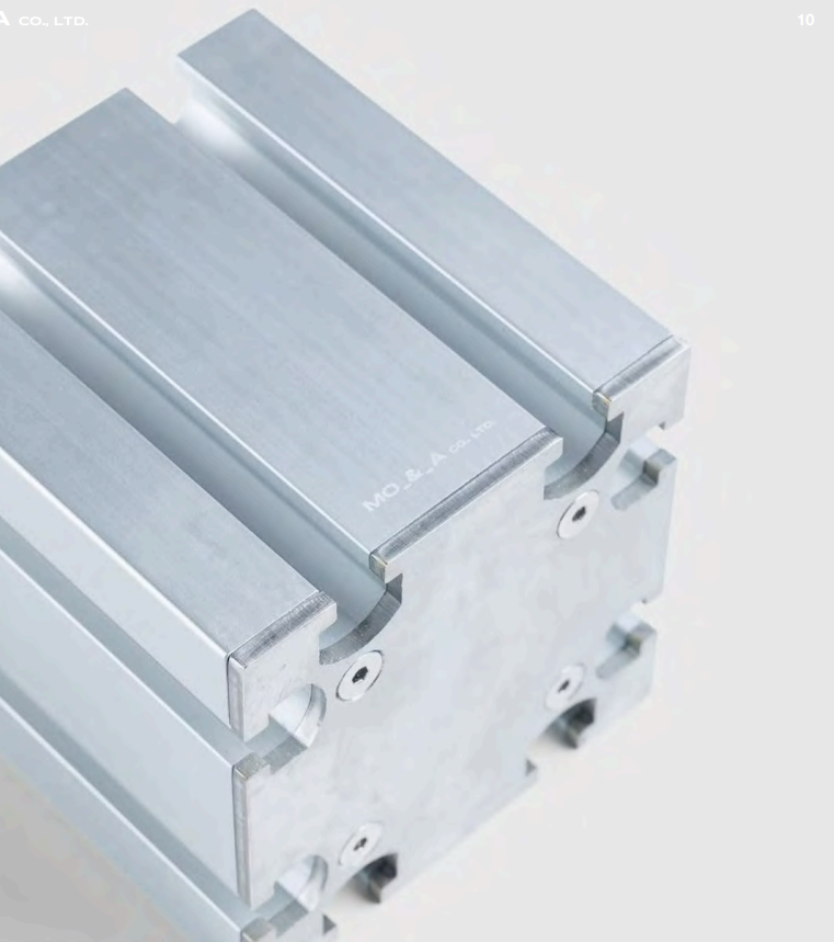 AL-RESEARCH Scented Candle by Mo_&_A