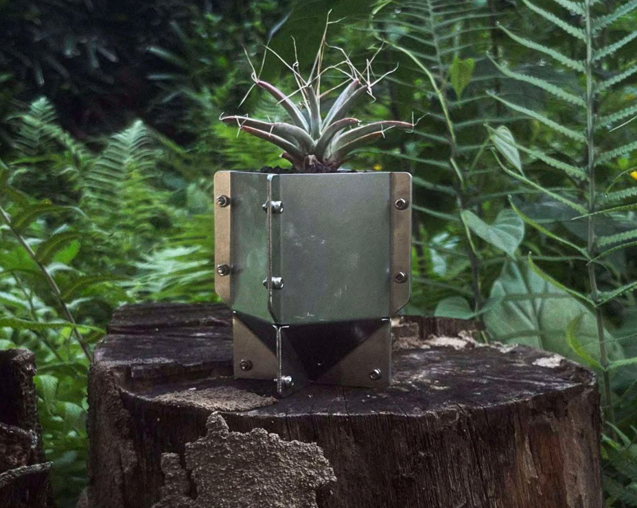 Bolted-joint Planter Type B by Mo_&_A