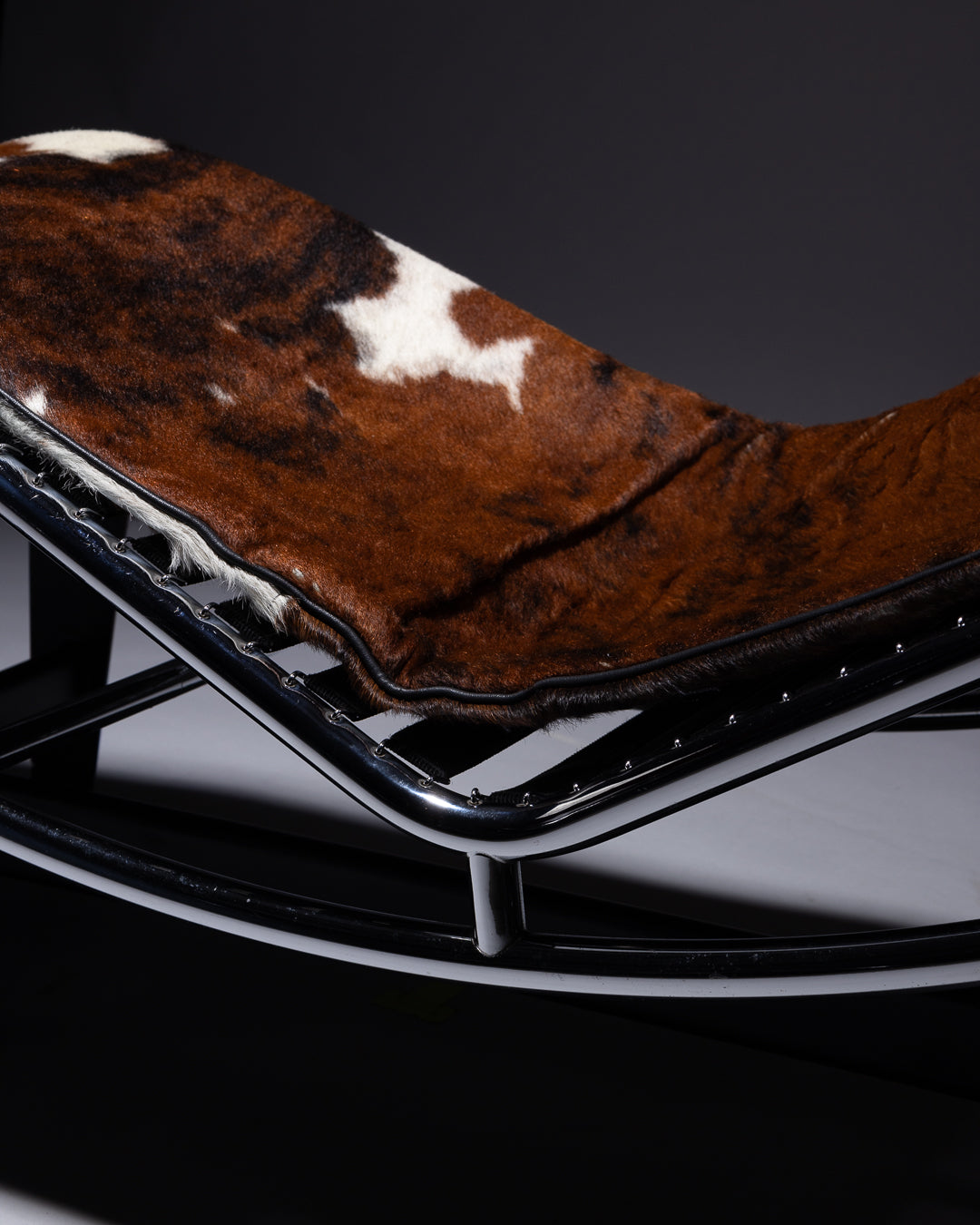 Cassina LC4 by Le Corbusier, Pierre Jeanneret ,Charlotte Perriand, 1928