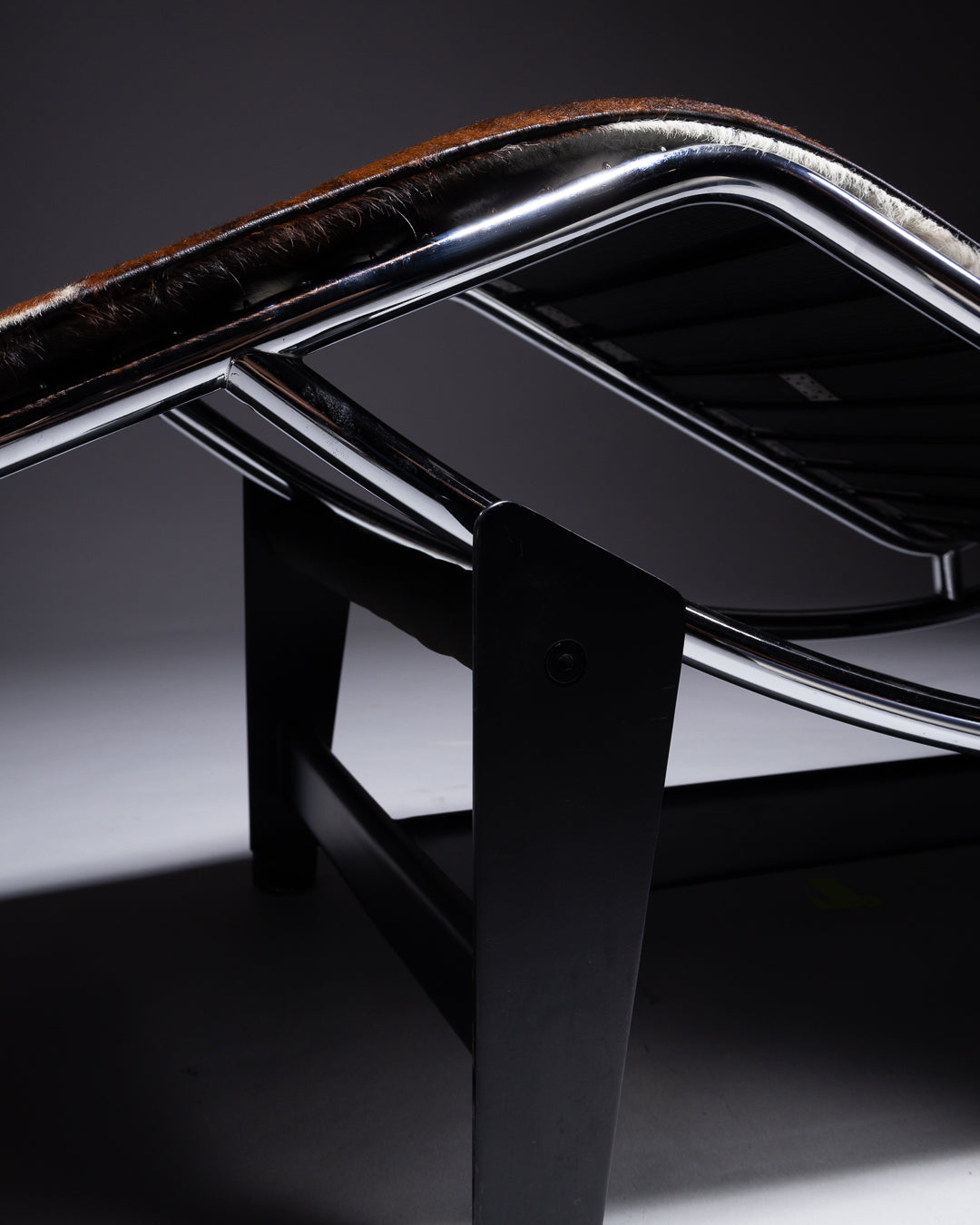 Cassina LC4 by Le Corbusier, Pierre Jeanneret ,Charlotte Perriand, 1928