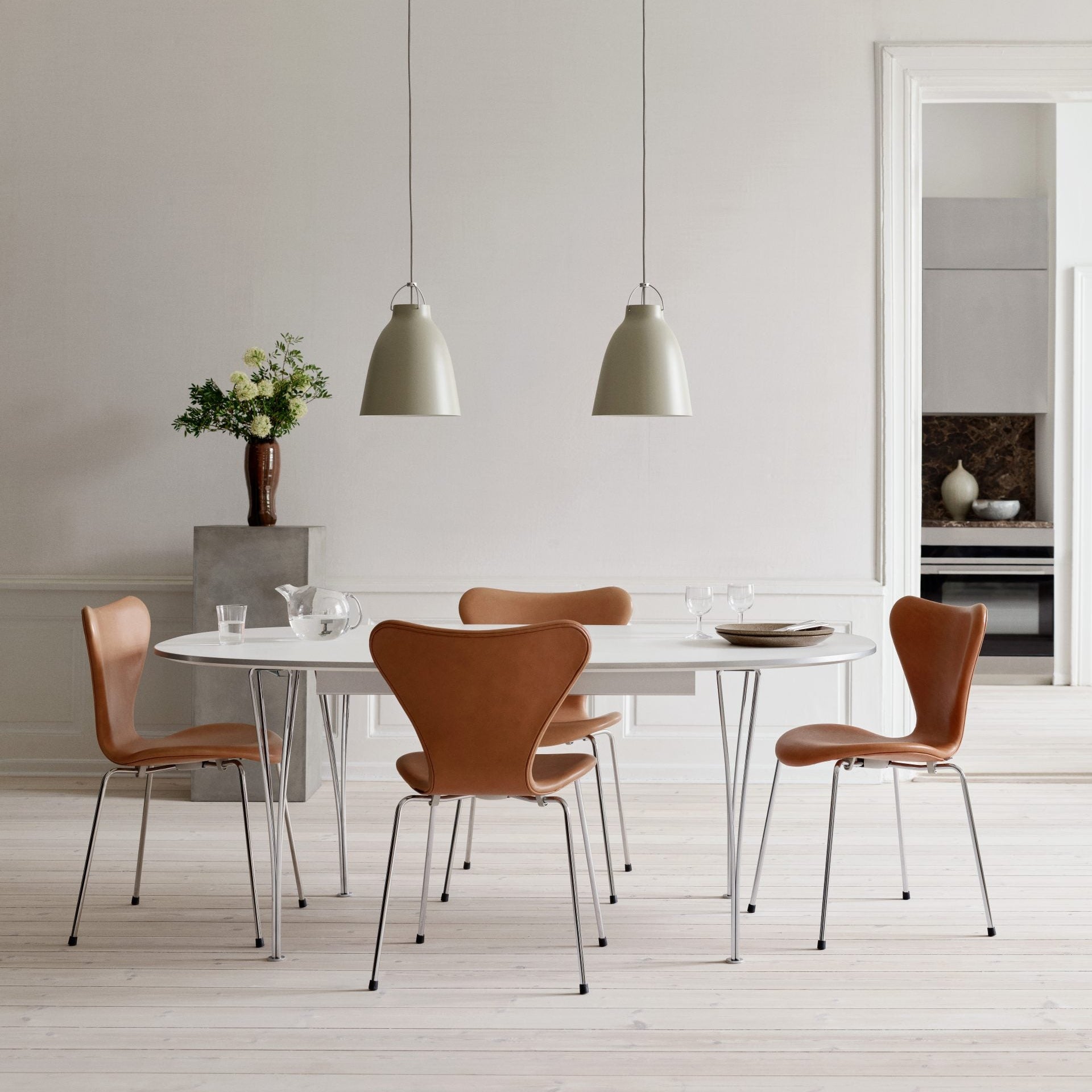 現貨 B616 Superellipse Dining Table, Fritz Hansen