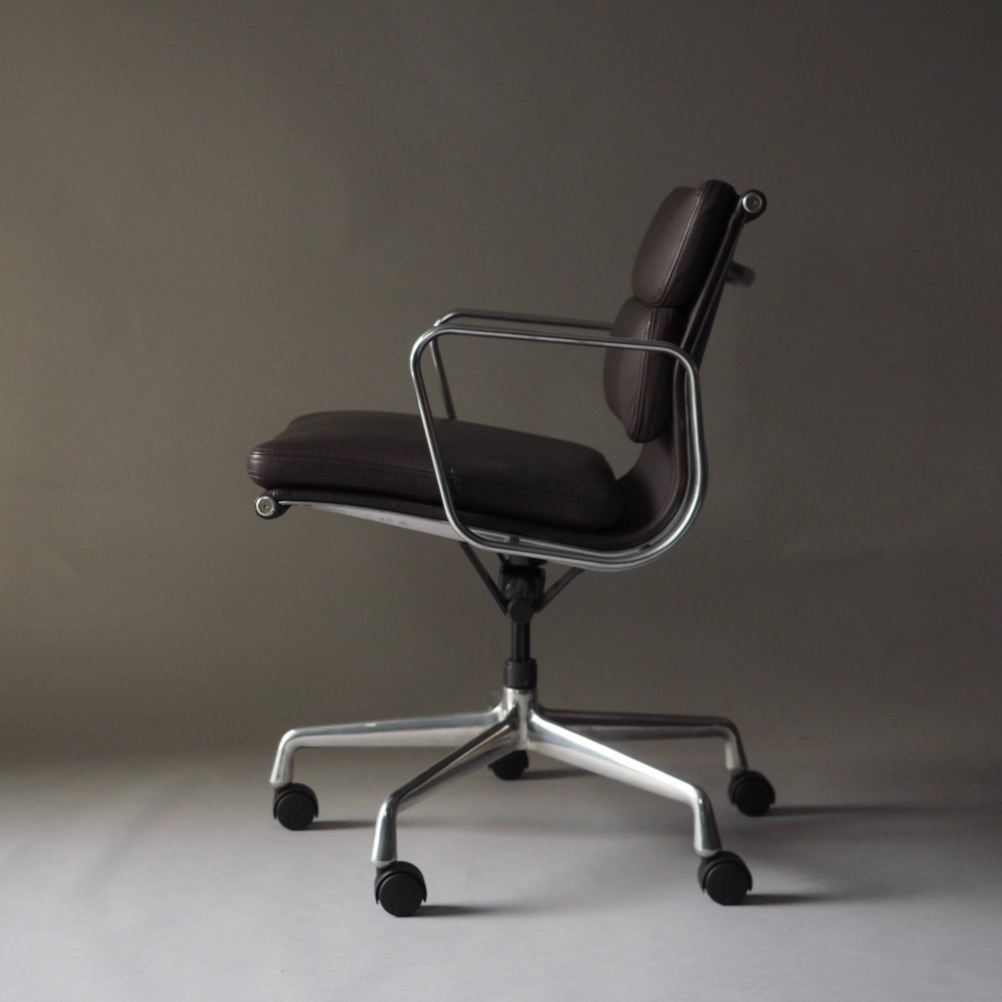 Soft Pad Office Chair by Charles and Ray Eames for Herman Miller, 1990s #14