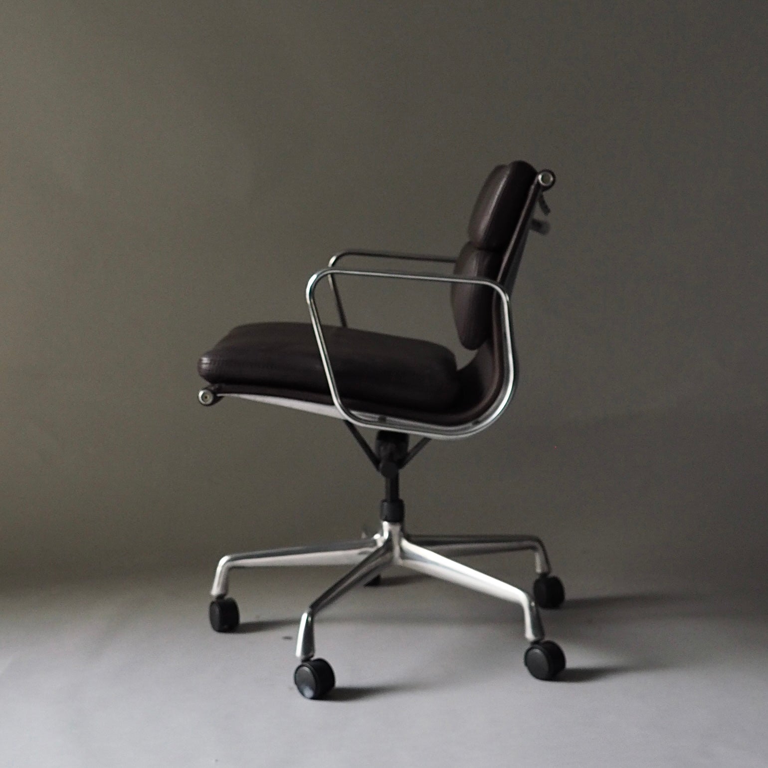 Soft Pad Office Chair by Charles and Ray Eames for Herman Miller, 1990s #27