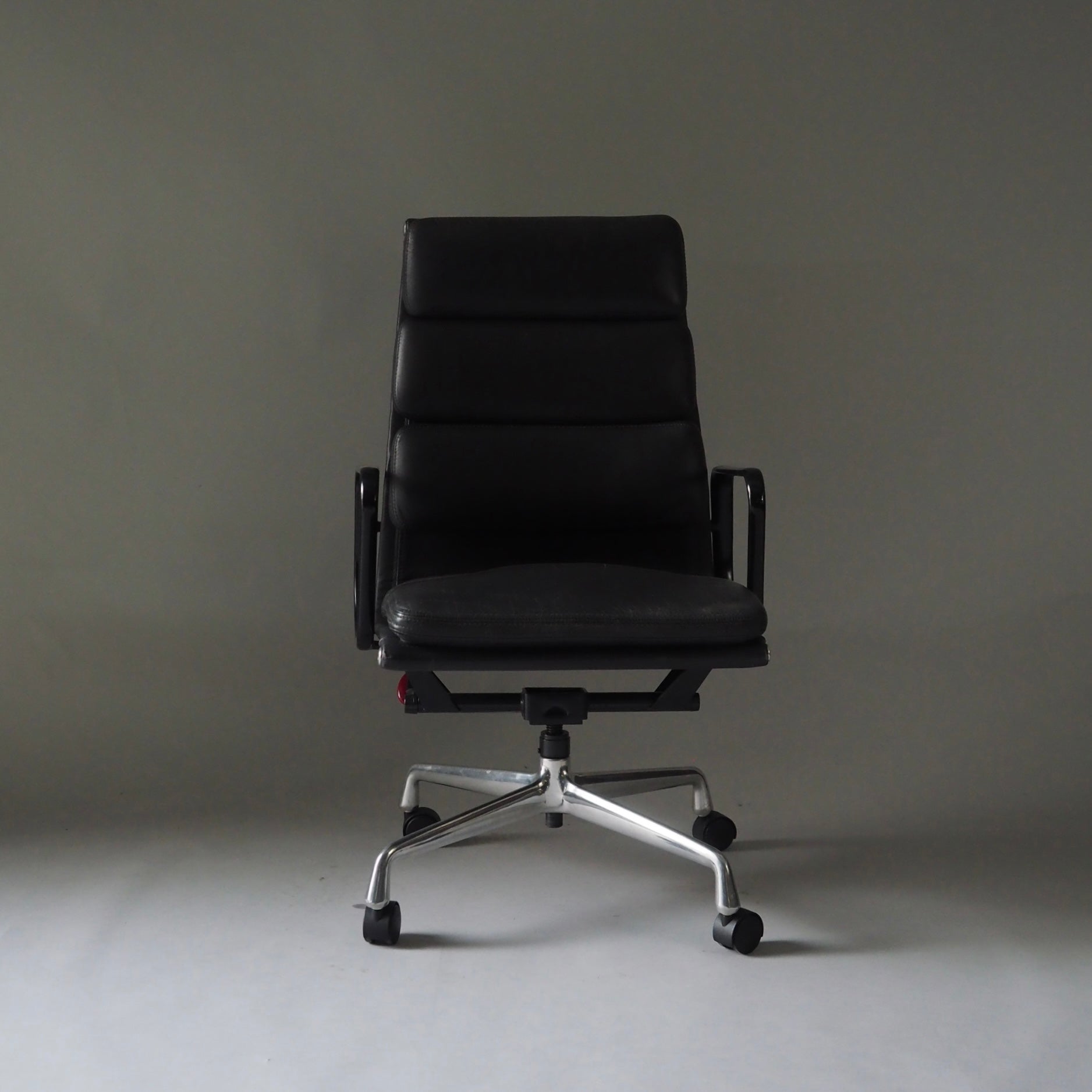 Soft Pad Office Chair by Charles and Ray Eames for Herman Miller, 1990s #17
