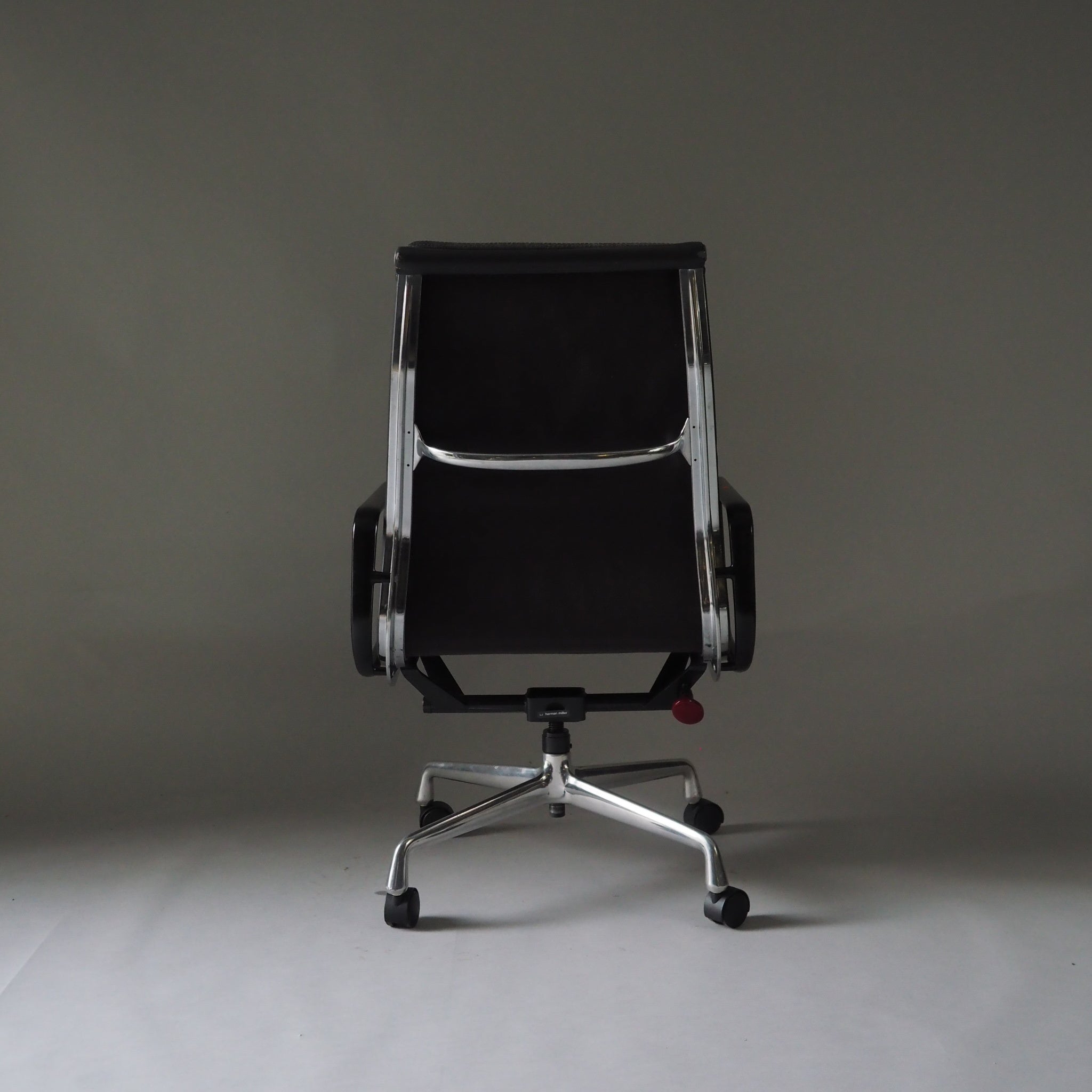 Soft Pad Office Chair by Charles and Ray Eames for Herman Miller, 1990s #17