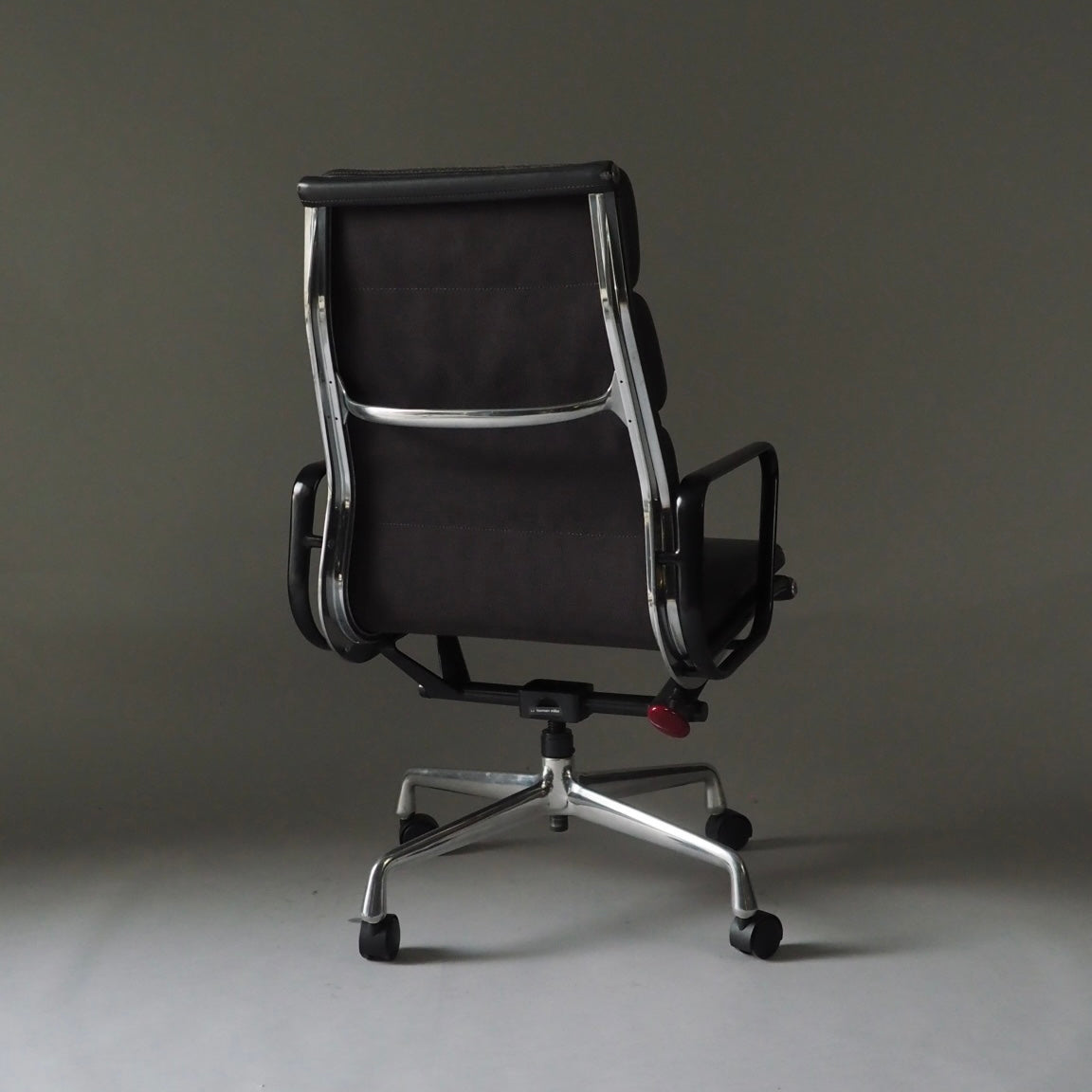 Soft Pad Office Chair by Charles and Ray Eames for Herman Miller, 1990s #17