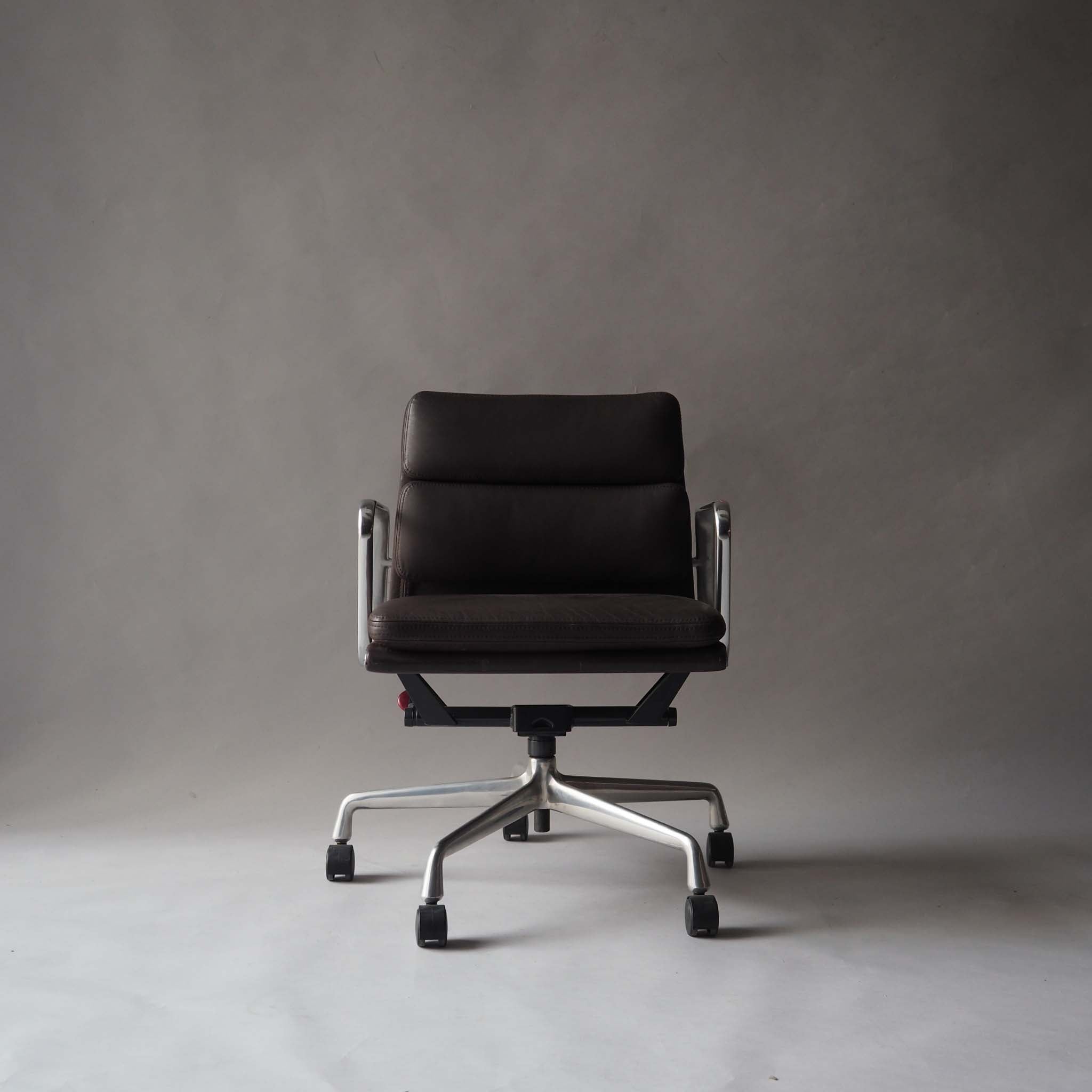Soft Pad Office Chair by Charles and Ray Eames for Herman Miller, 1990s #13