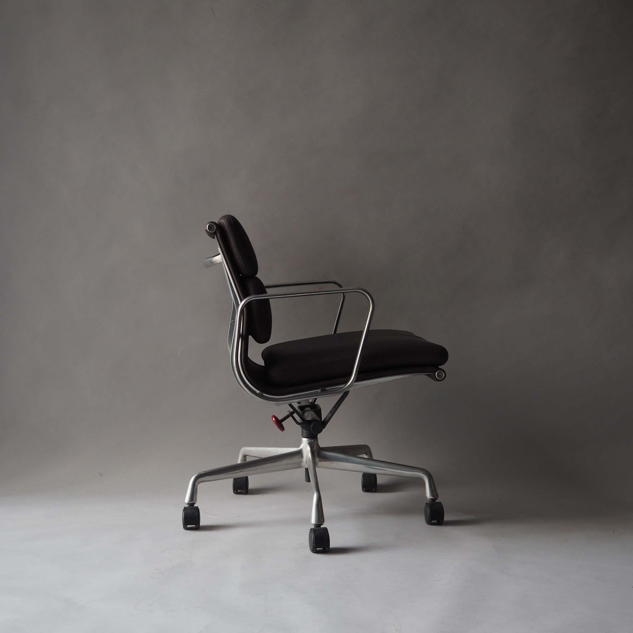 Soft Pad Office Chair by Charles and Ray Eames for Herman Miller, 1990s #4