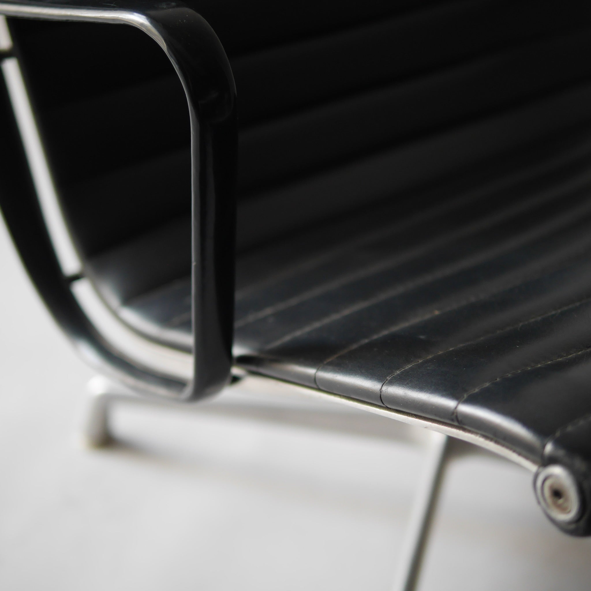 Eames AG Lounge Chair by Charles and Ray Eames for Herman Miller, 1990s #A4