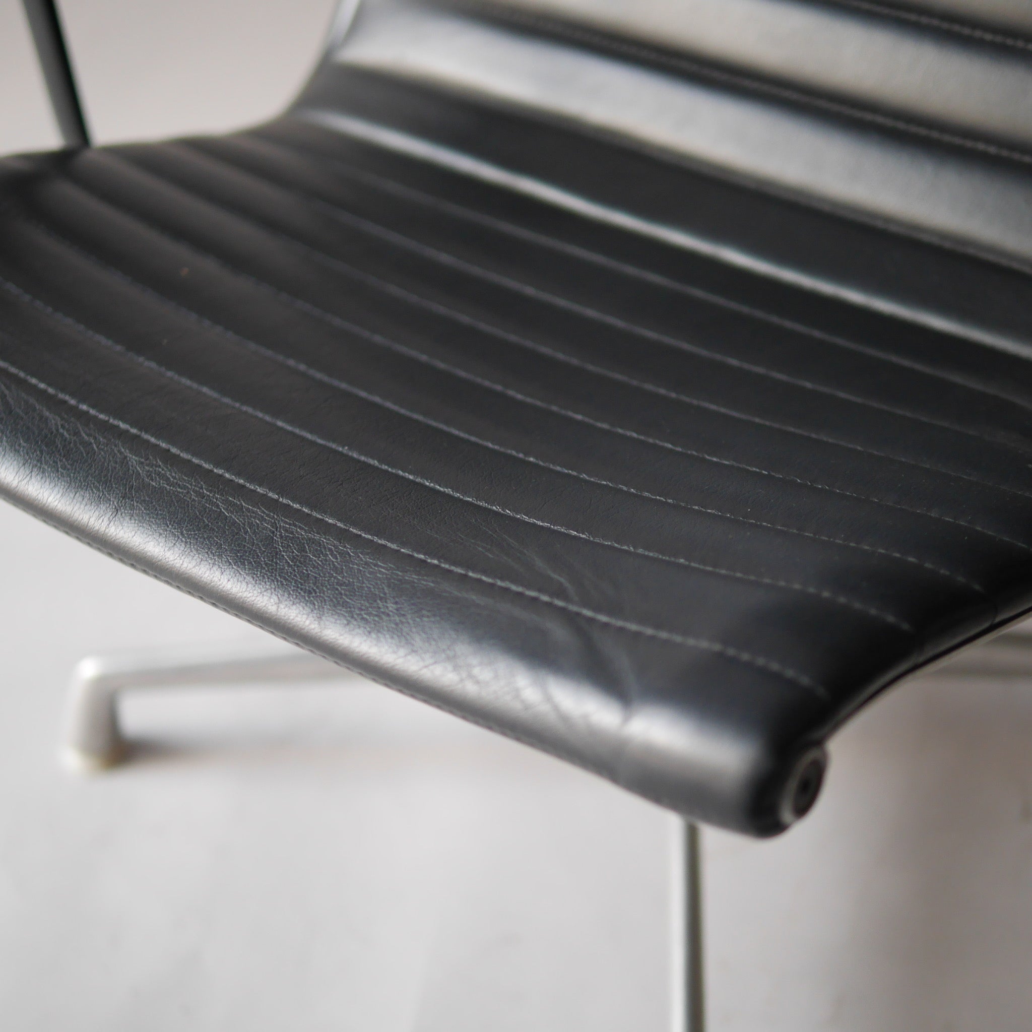 Eames AG Lounge Chair by Charles and Ray Eames for Herman Miller, 1990s #A2