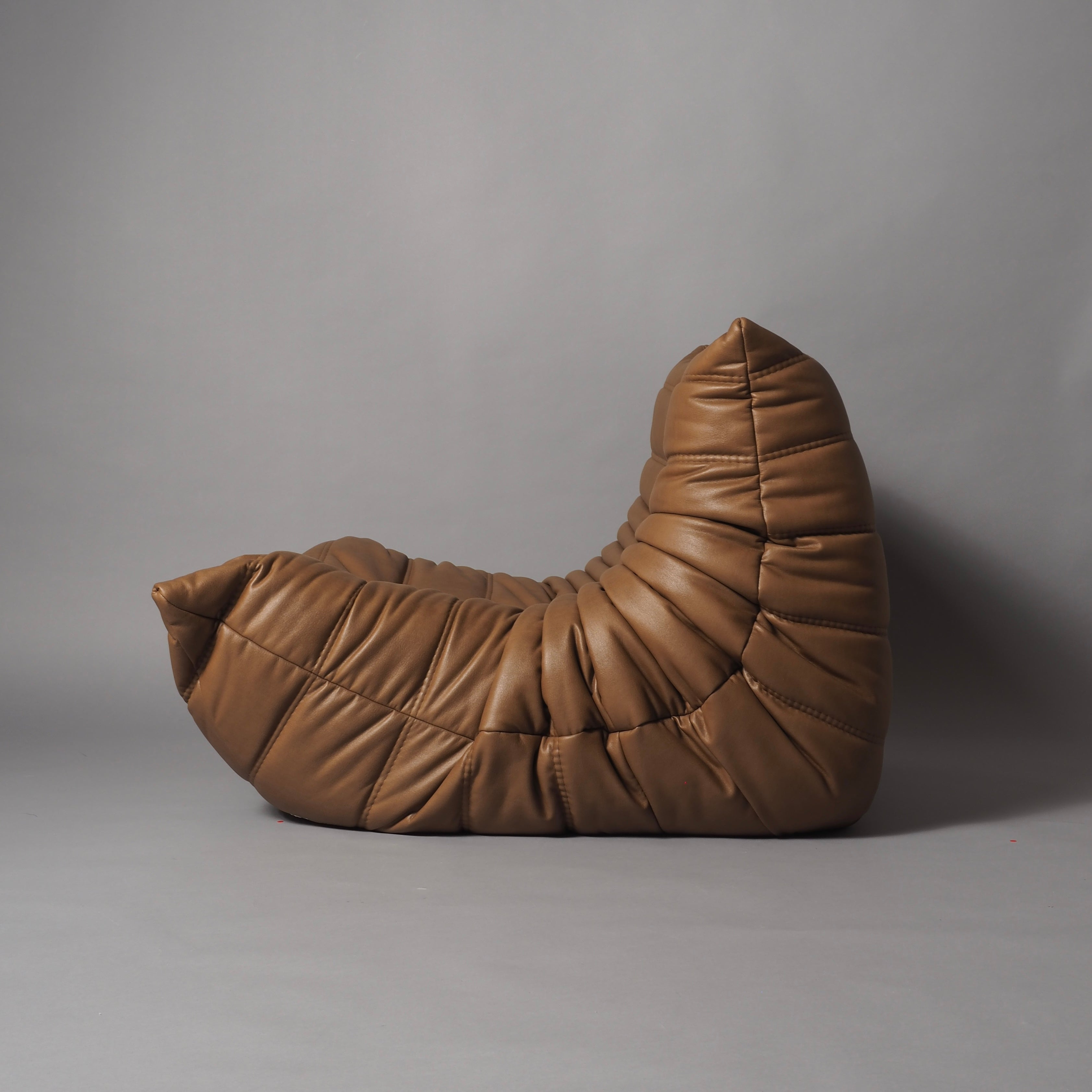 5月底到貨LIGNE ROSET JP TOGO, NU 3538 Almond 1P – MTBLM 新陳代謝