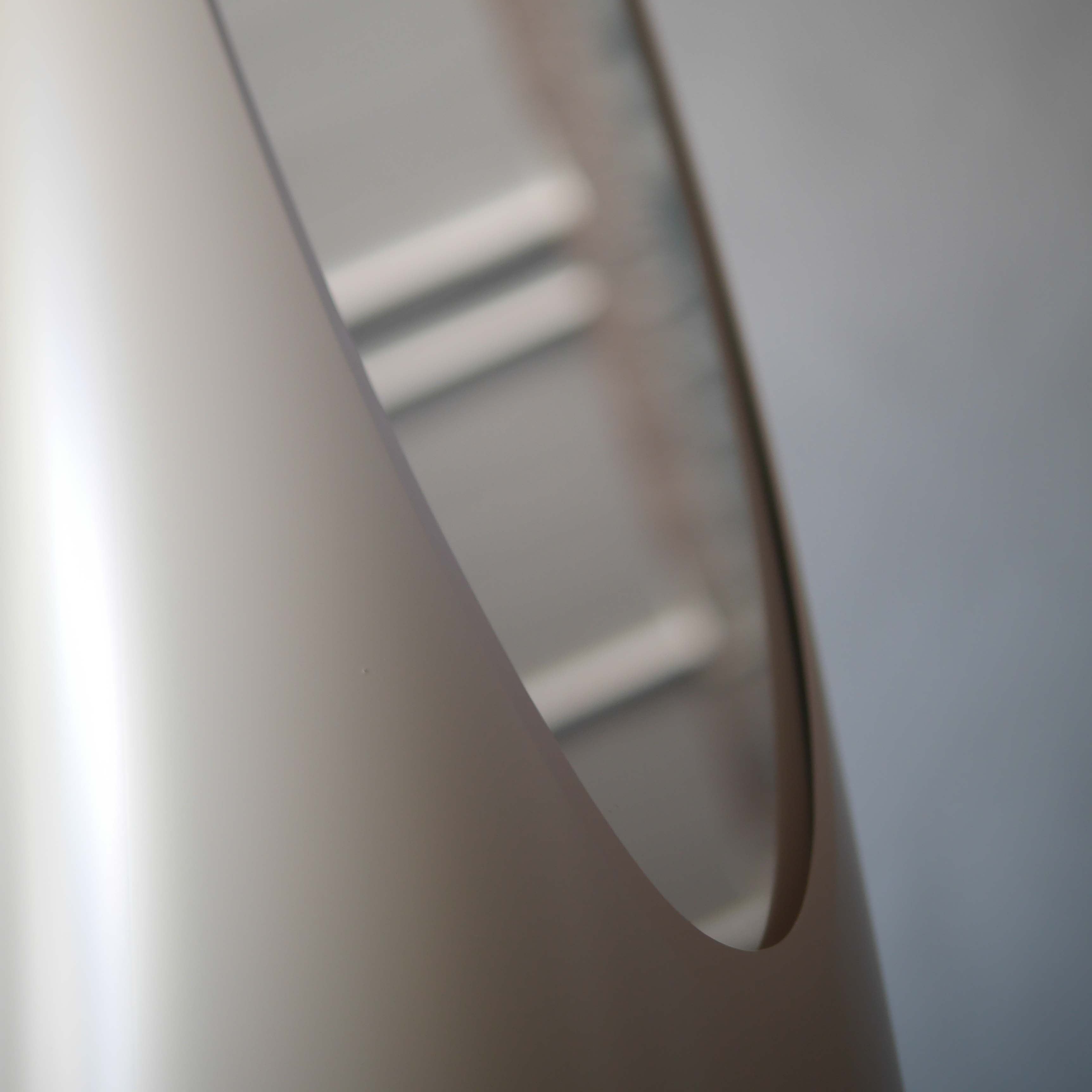 預購收受中 UNGHIA MIRROR 唇膏鏡 - Beige 奶茶色