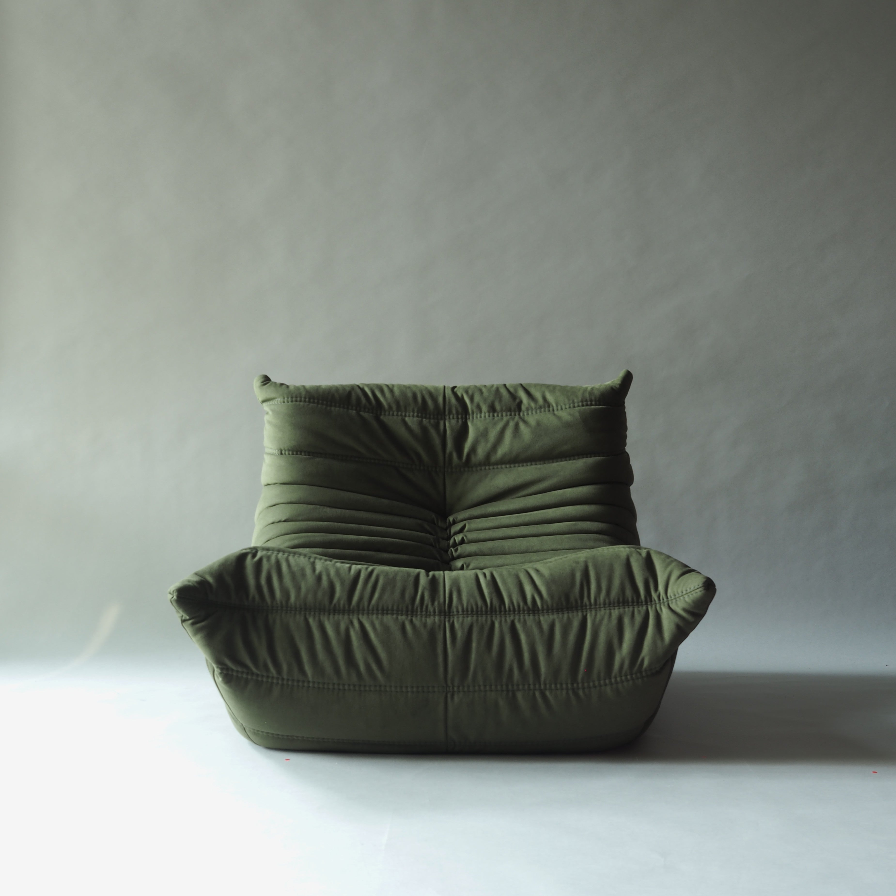 12月到貨 LIGNE ROSET JP TOGO, HP 4M48 Black Olive, 1P 單人沙發